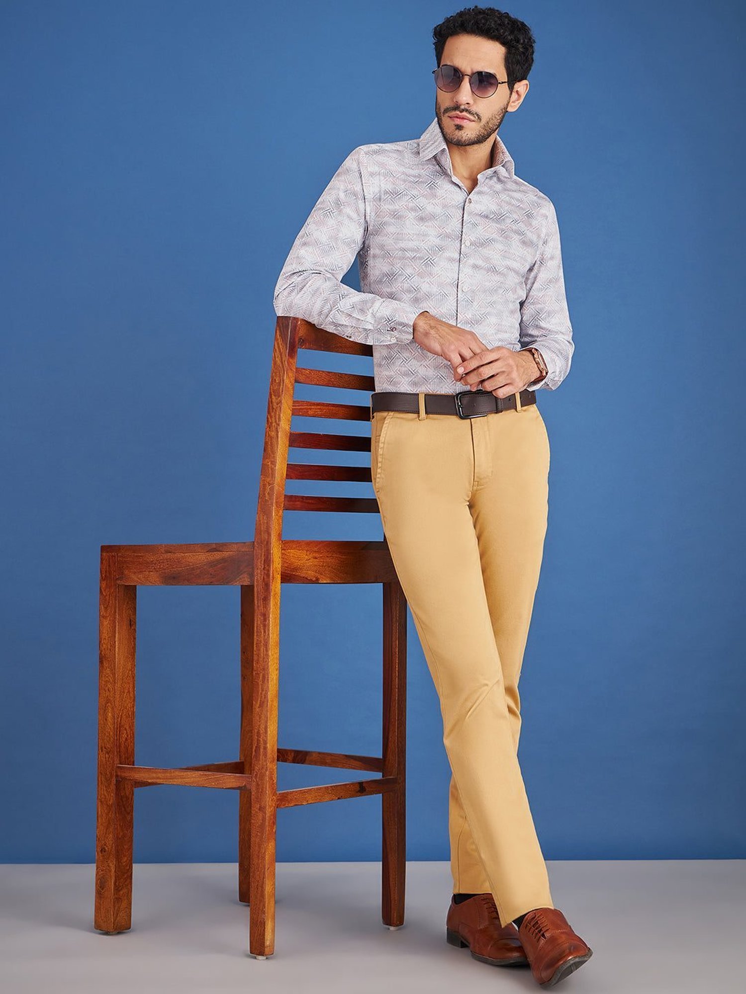 Louis Stitch White And Pink Cotton Regular Fit Printed Shirt