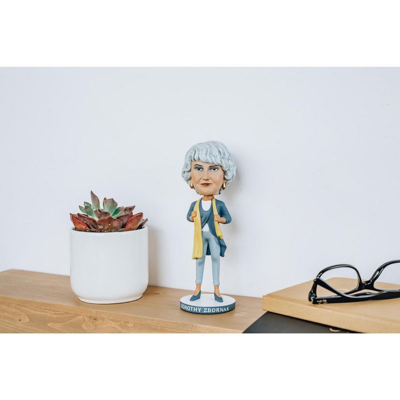 Icon Heroes The Golden Girls 8 Inch Resin Bobblehead | Dorothy Zbornak