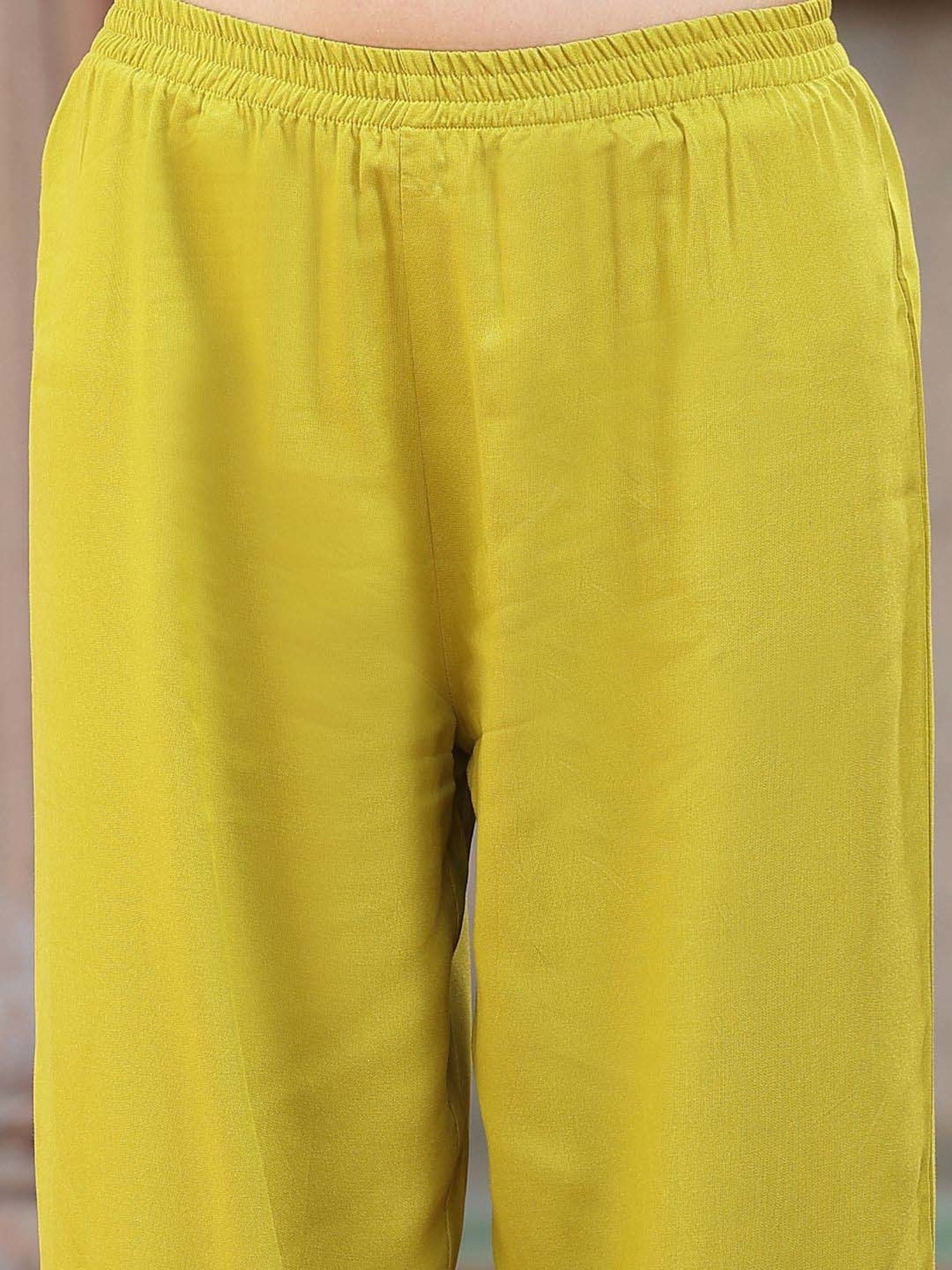 Stylum Green Plain Kurta Pant Set With Dupatta