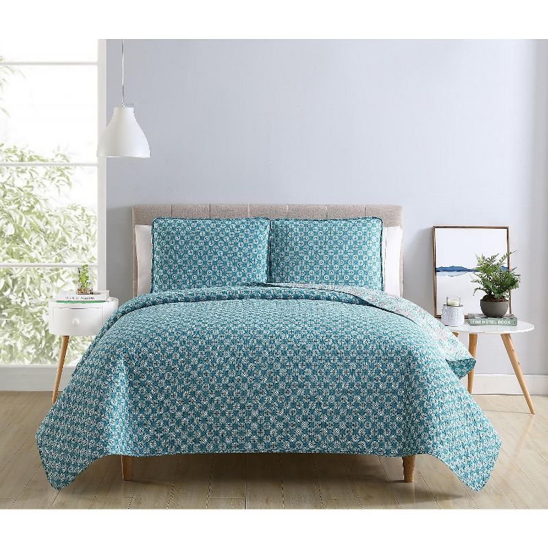 VCNY Home Emilia Reversible Medallion Quilt Set - Blue 3 Piece King