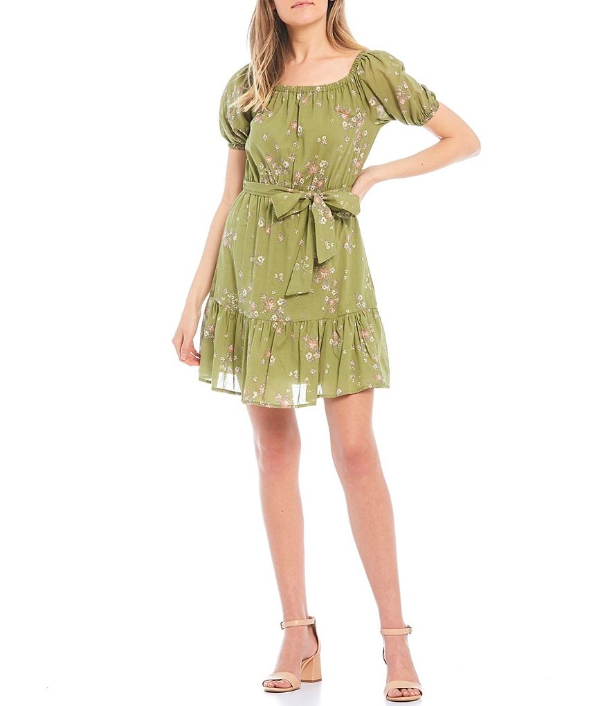 Evolutionary Ditsy Floral Print Tiered Dress