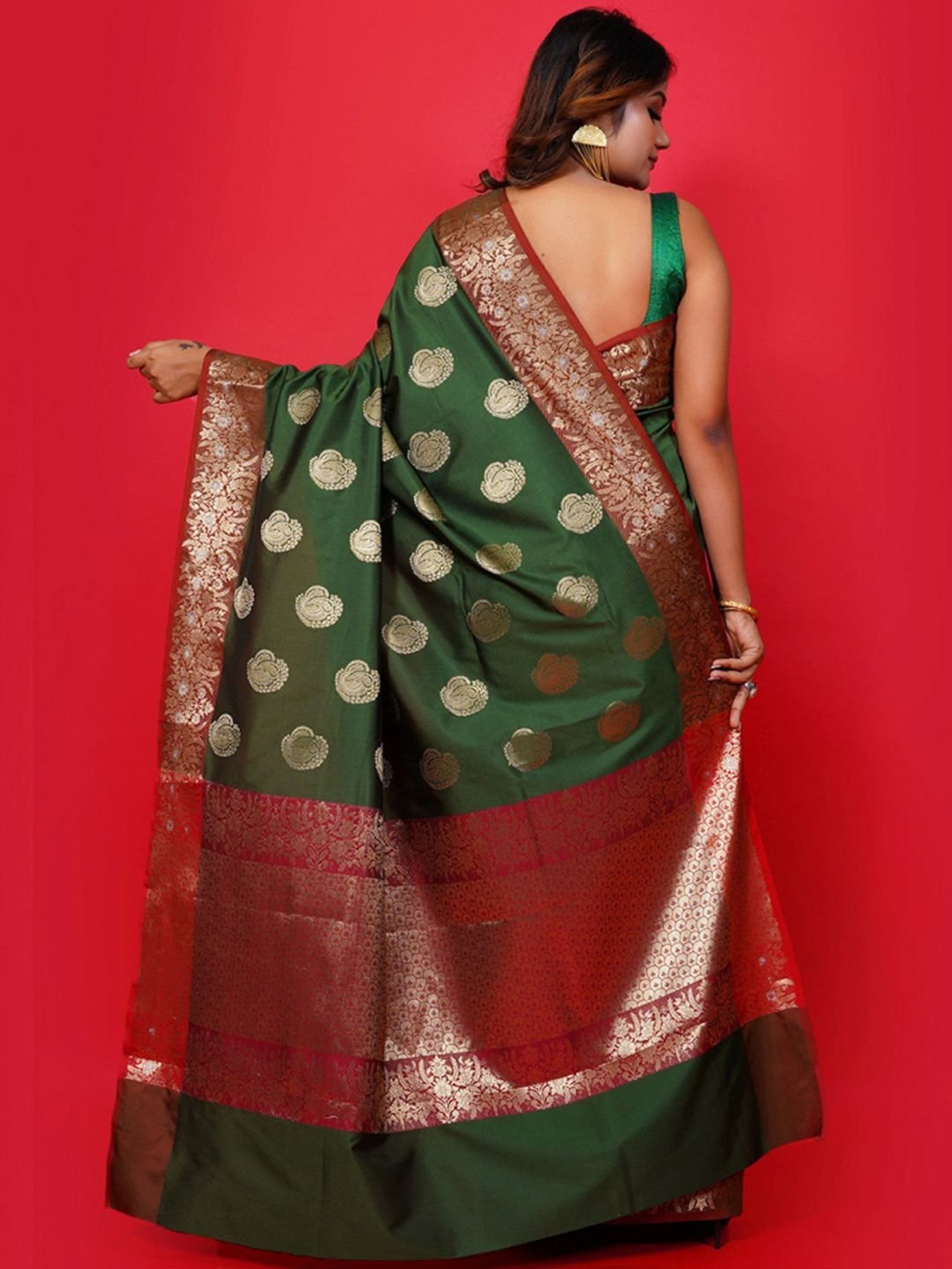 Banarasi Silk Works Green Woven Saree With Unstitched Blouse