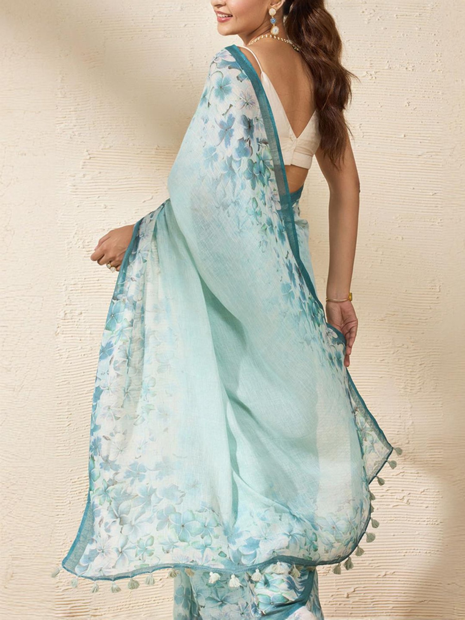 Taneira Blue Linen Printed Saree With Unstitched Blouse