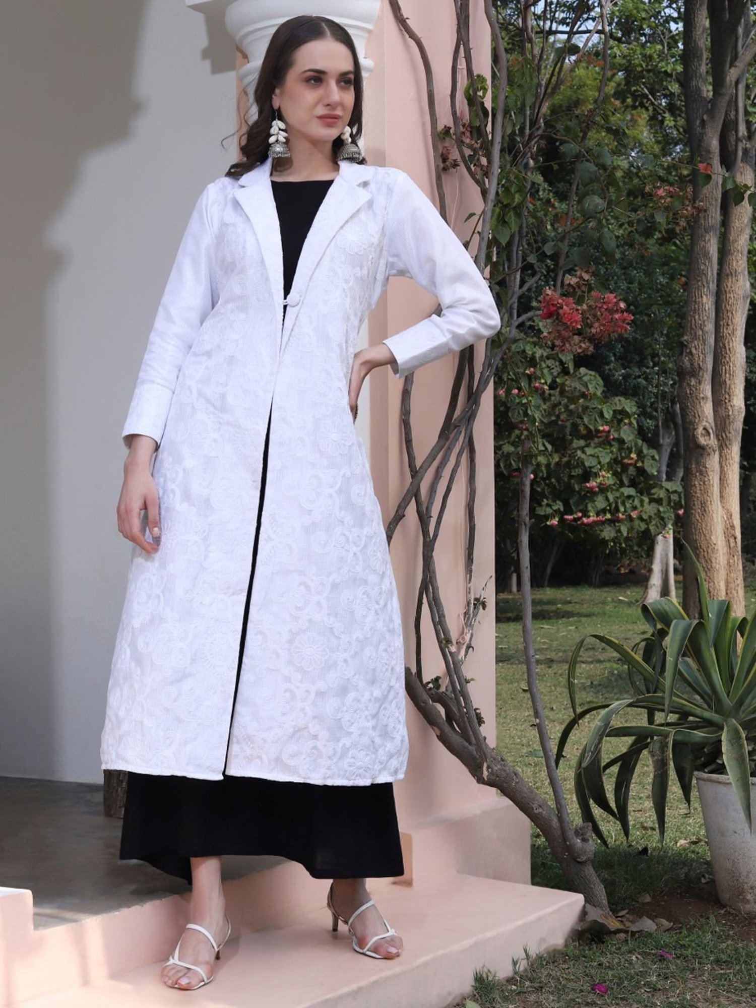 Mafadeny Black Striped Shrug