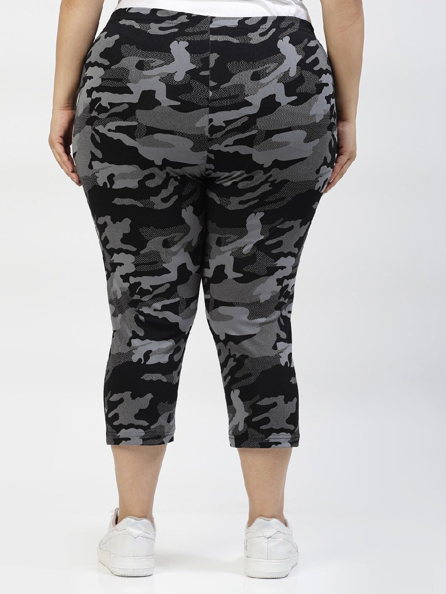 Melon by PlusS Grey & Black Printed Capris