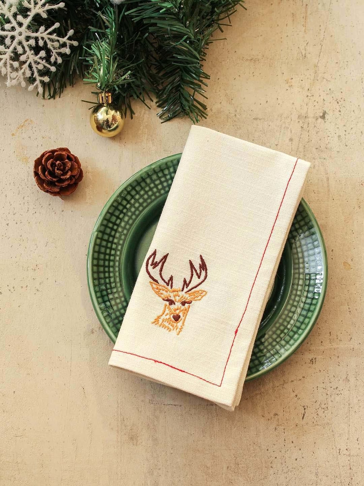 20" White Napkin with Red and Green Tassels Set of 4 pc White - SARO Lifestyle