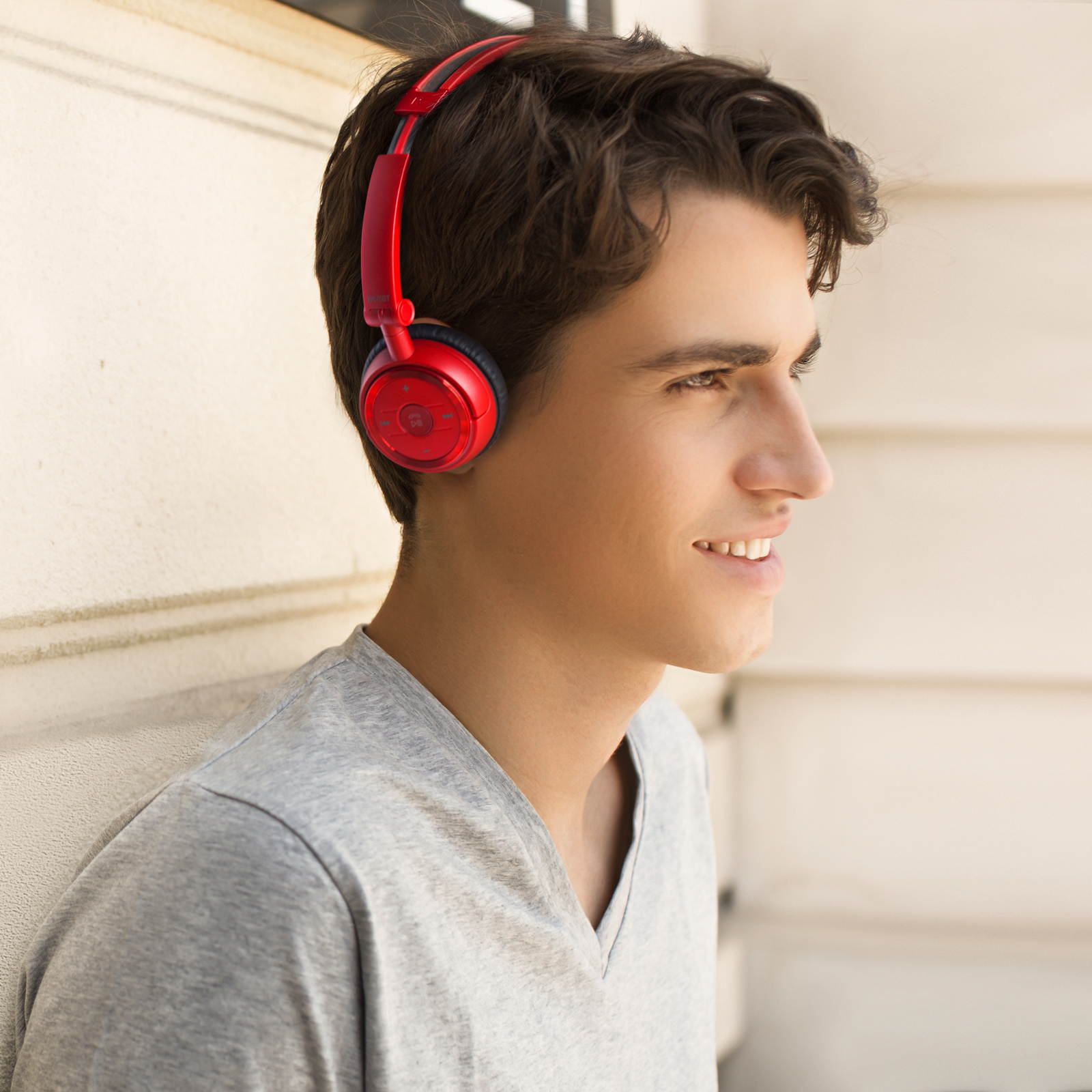 Edifier W675BT On-ear Bluetooth v4.1 Headphones Foldable with NFC Connect 40mm Drivers - Red