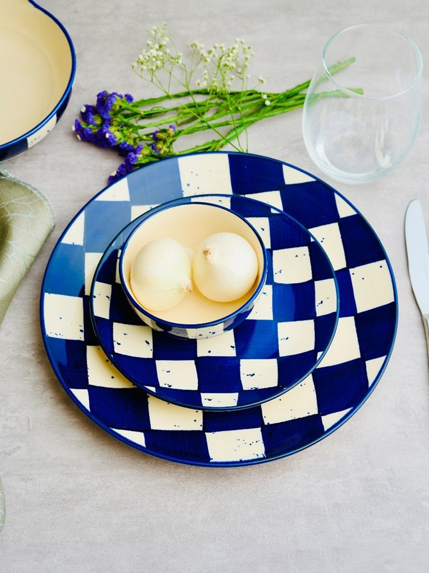 BlackCarrot Black Ceramic 21 Pcs Modern Dinner Set