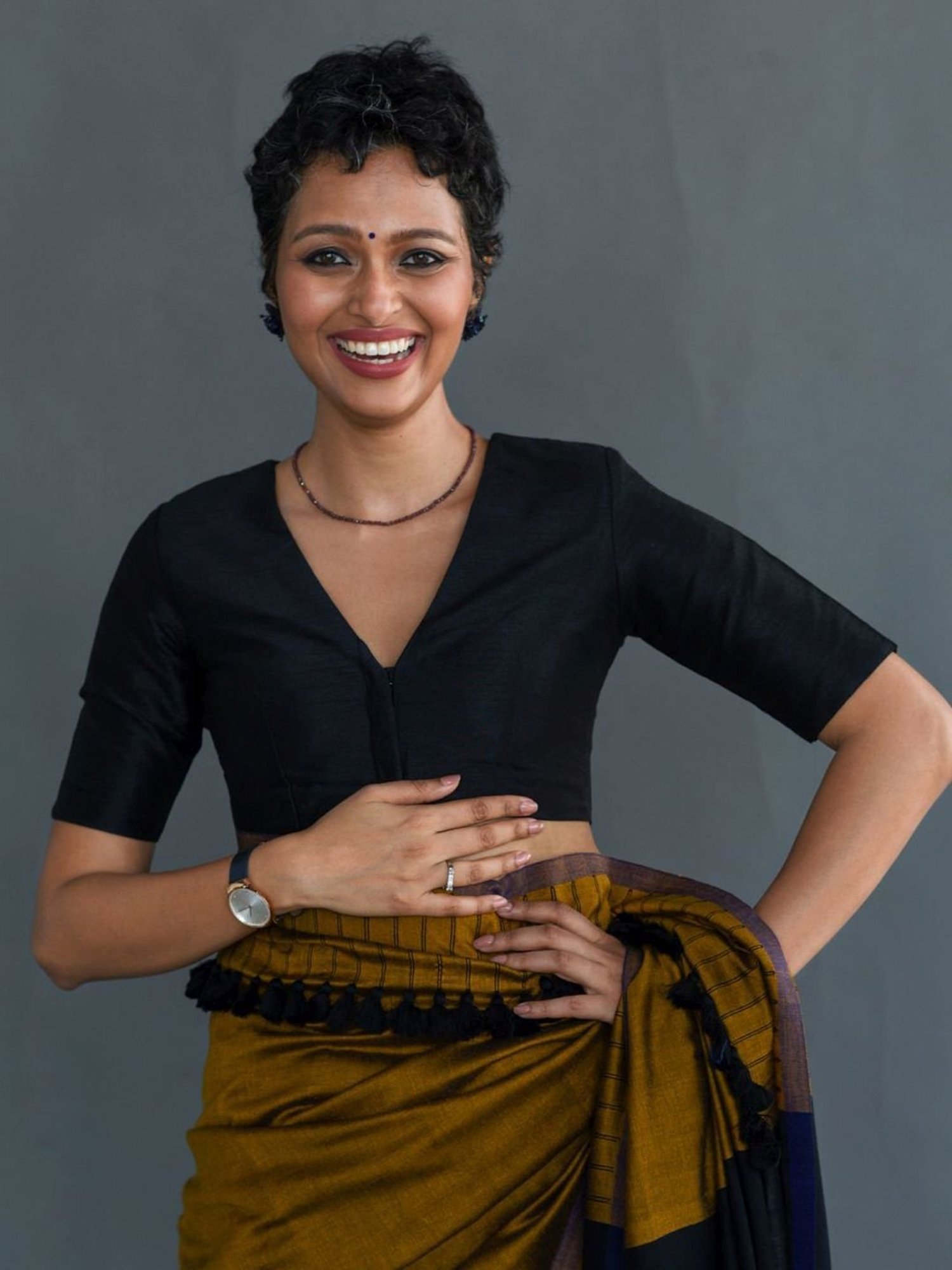 Suta Mustard & Black Plain Saree Without Blouse