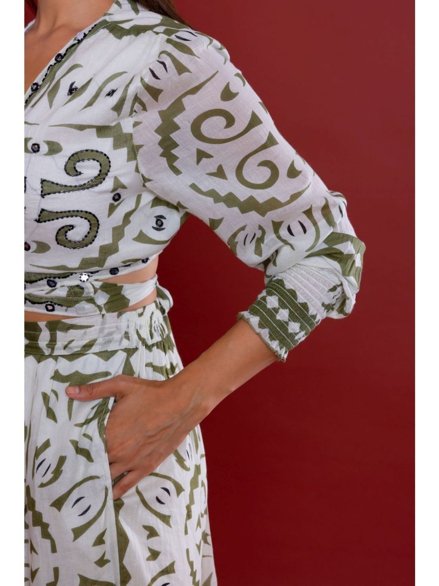 LABEL REYYA Label Green Crop Top With Pant