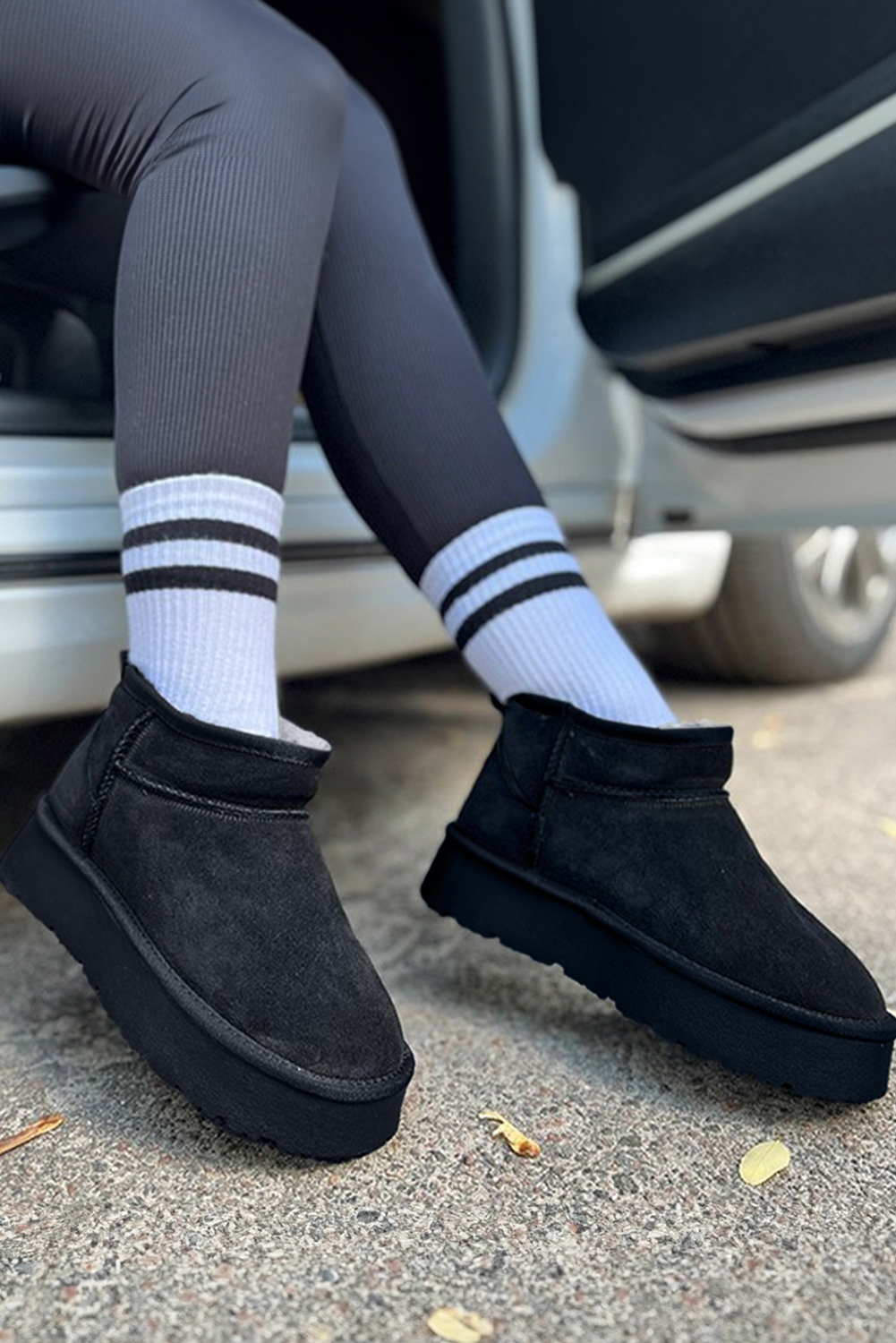 Bagatt Women's Fiona Black Chelsea Boots