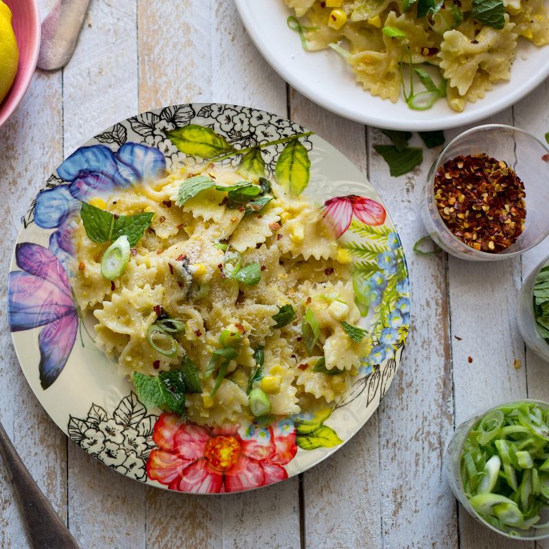 Studio California Camberly 8 Piece 11.5 Inch Embossed Melamine Dinner Plate Set