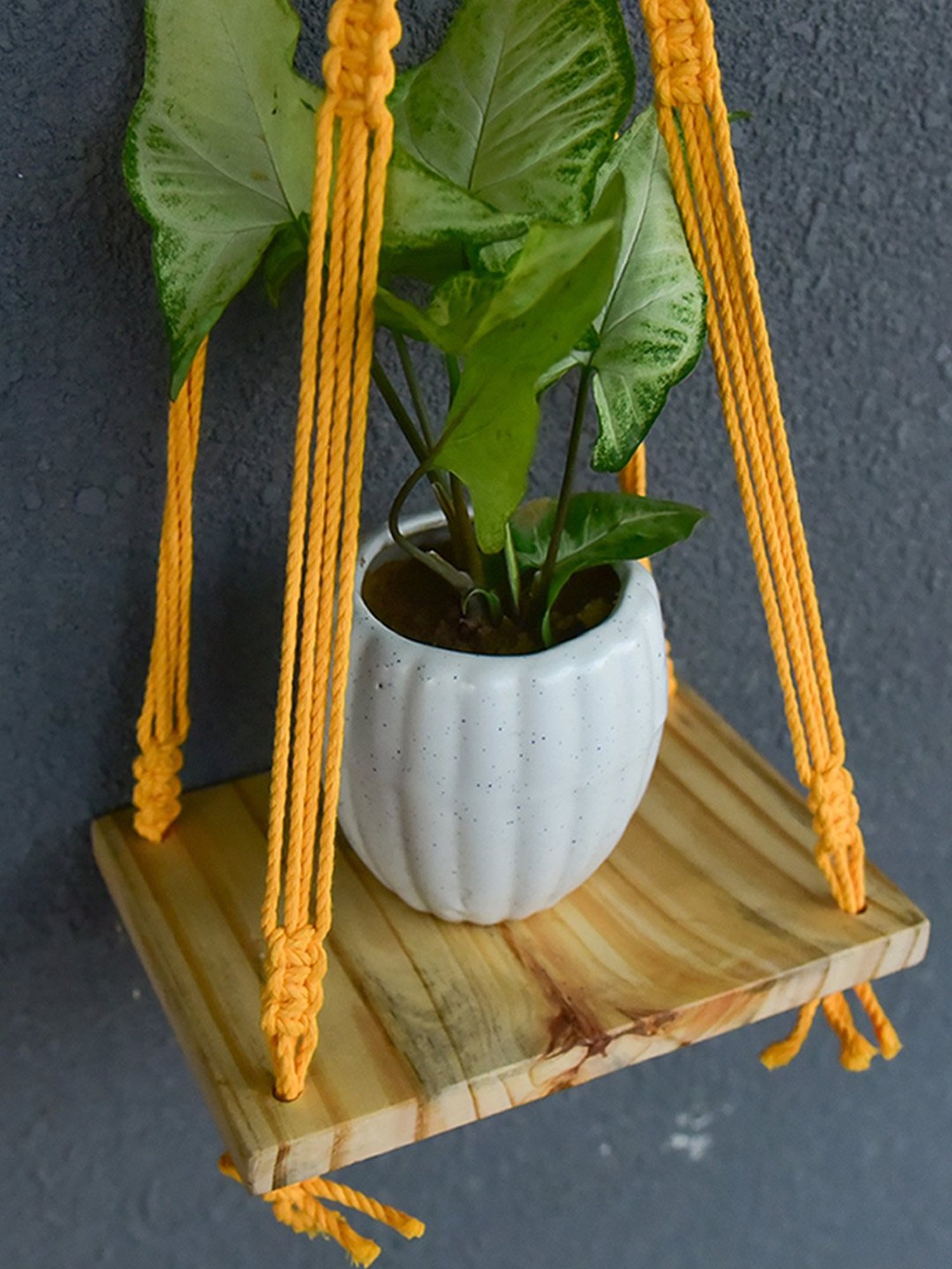 Gathari Macram&iquest; Yellow Pine Wood Wall Hanging Shelf