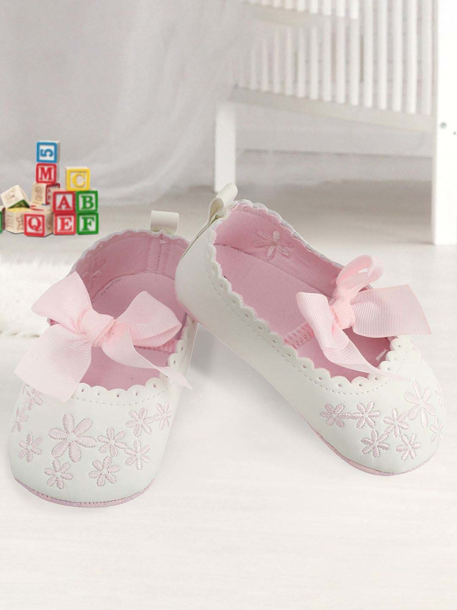Baby Moo Kids White Casual Mary Jane Shoes