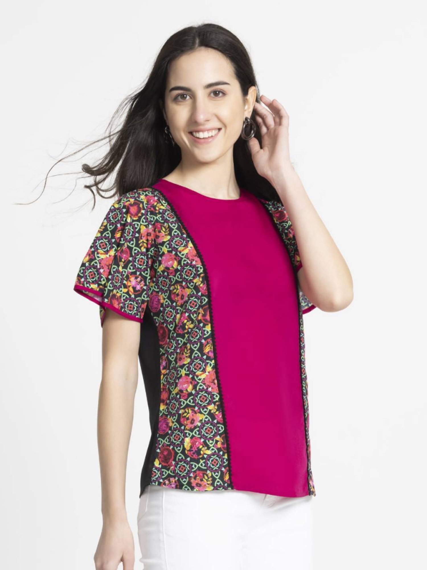 SHAYE Black & Pink Printed Top