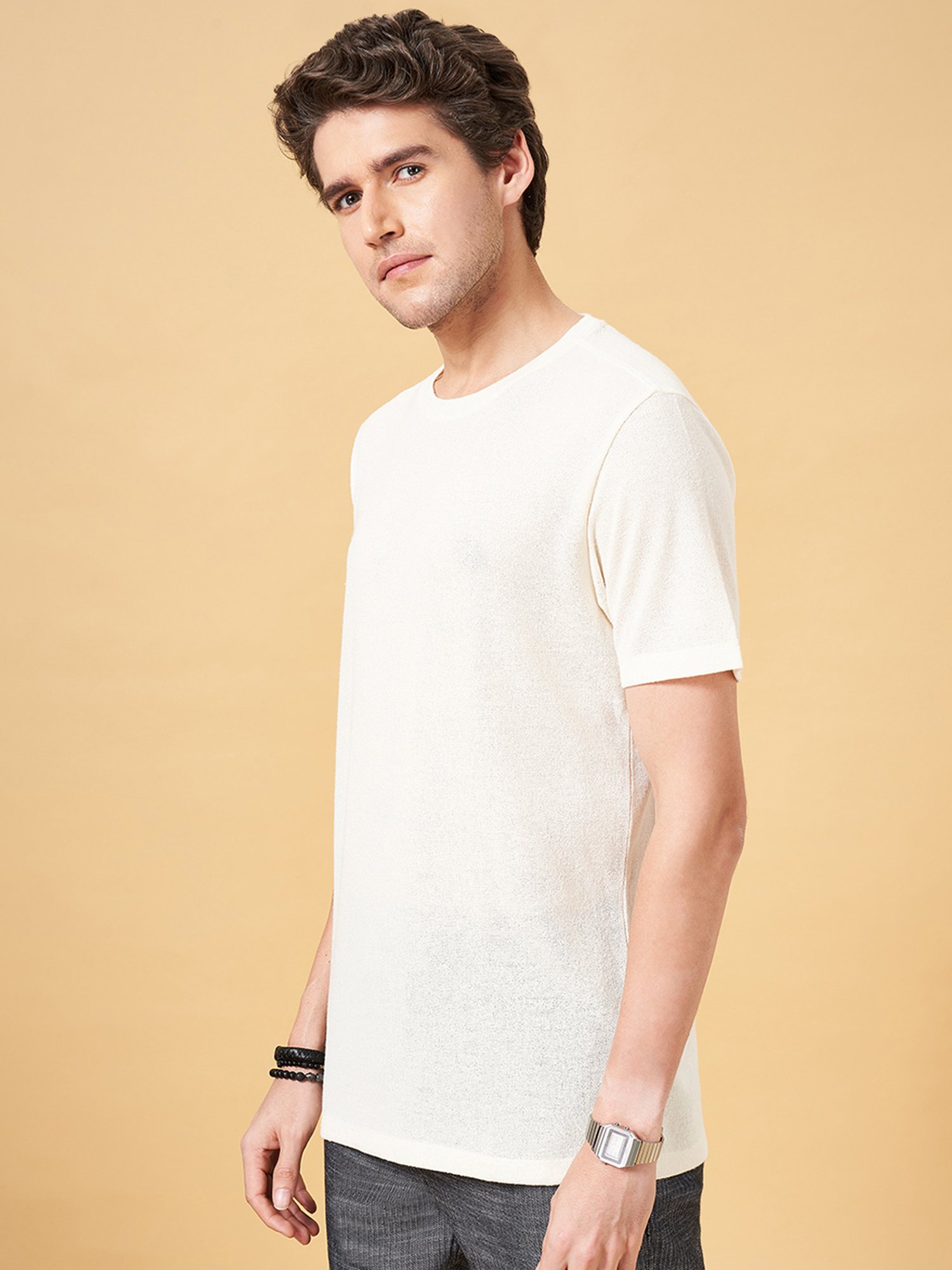 7 Alt by Pantaloons Off White Slim Fit Crew T-Shirt
