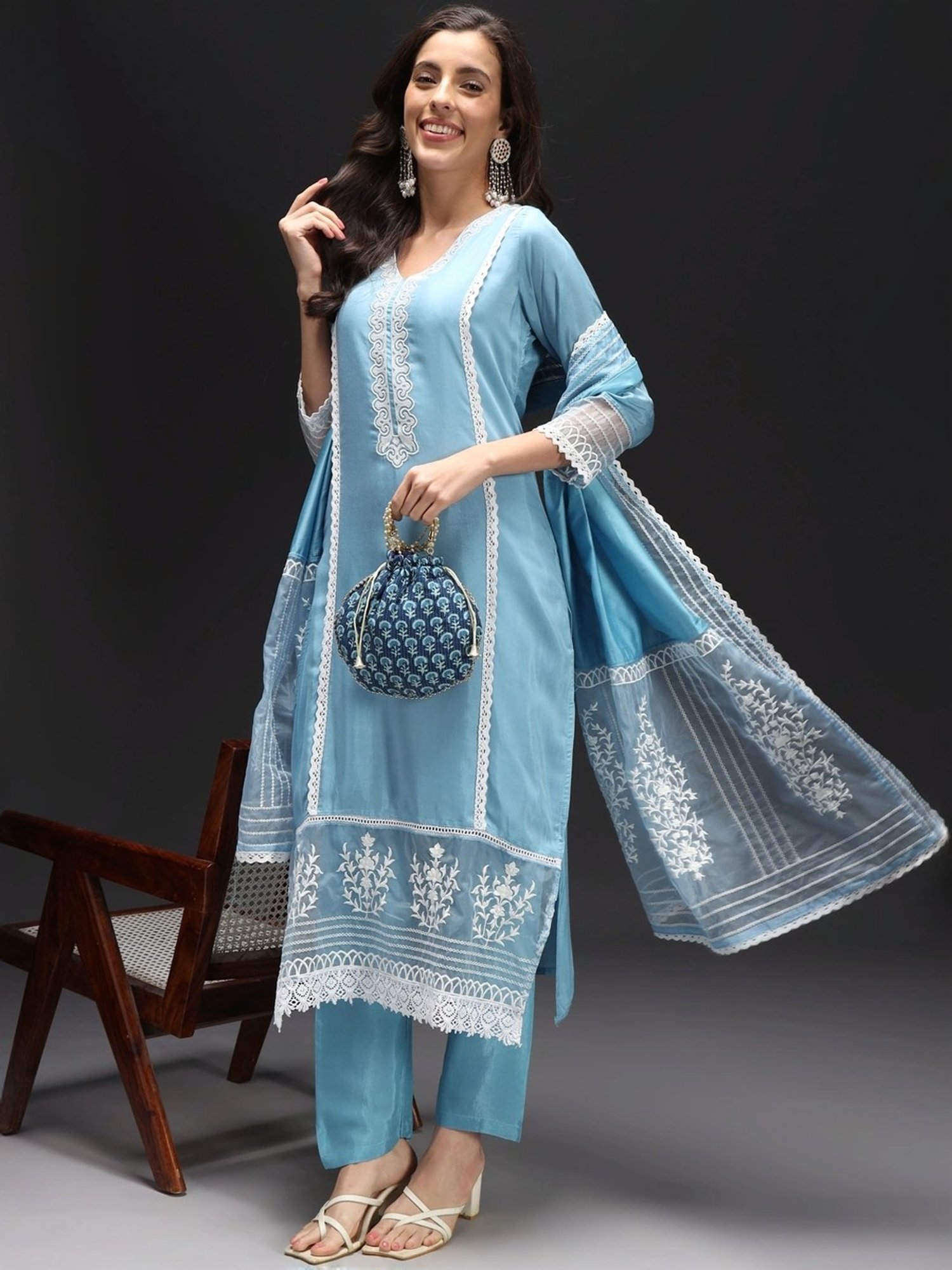Heeposh Blue Embroidered Kurta Pant Set With Dupatta