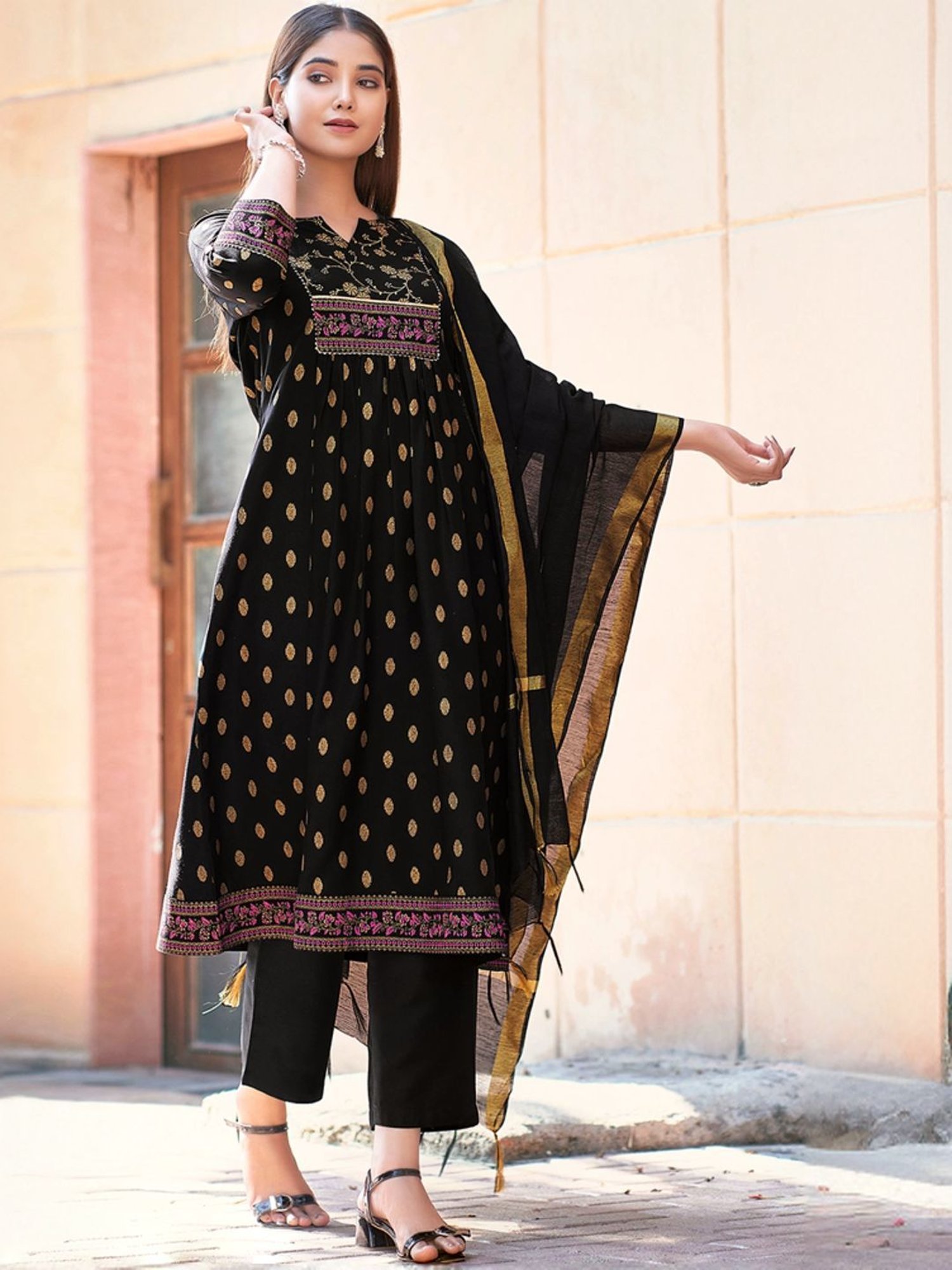 Skylee Black Floral Print Kurta Pant Set With Dupatta