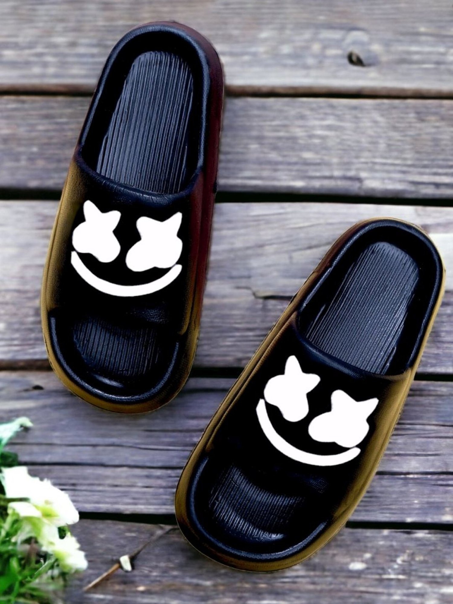 Pampy Angel Women's Black Slides