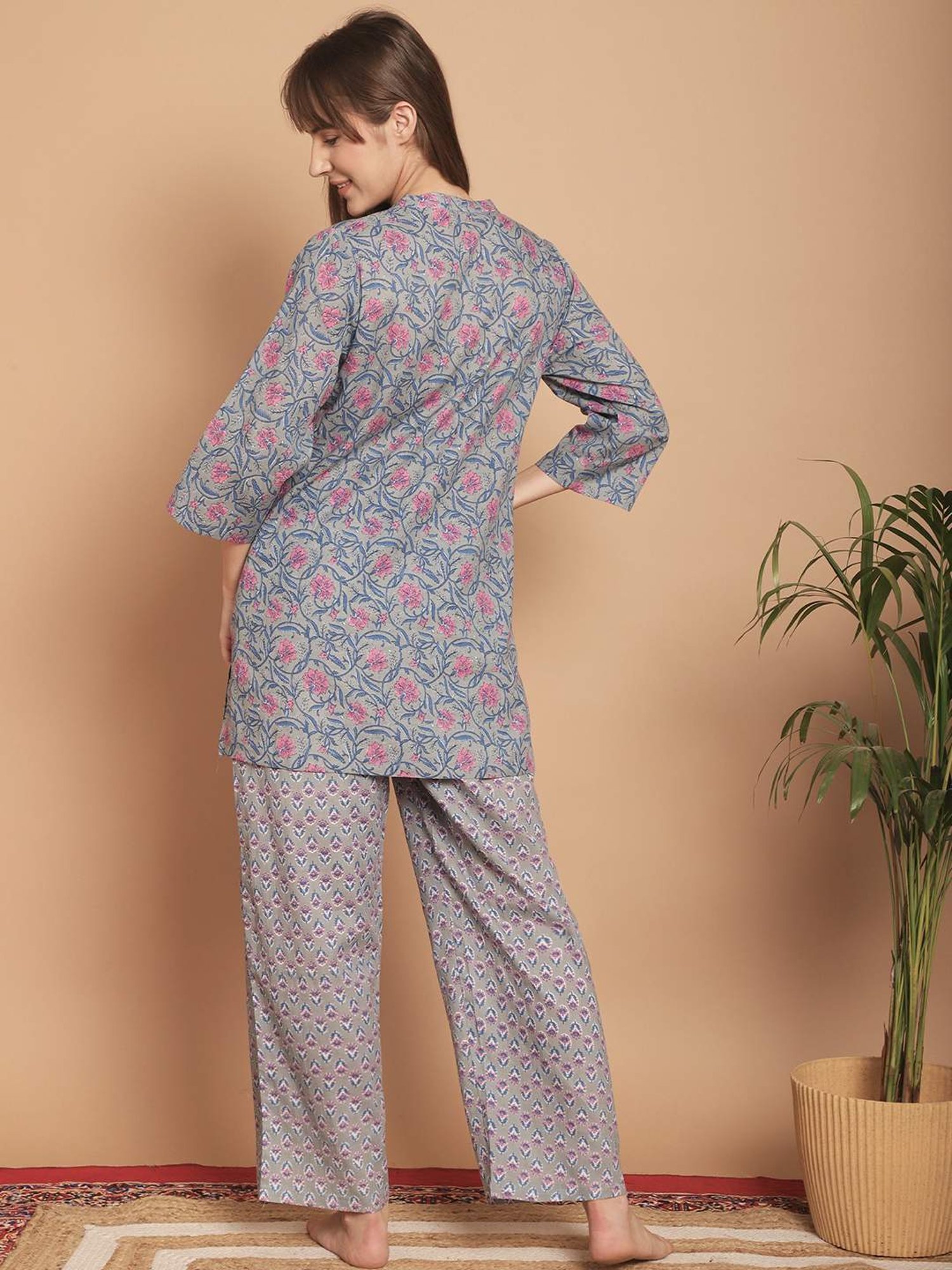 Kanvin Grey Cotton Printed Tunic Pyjamas Set