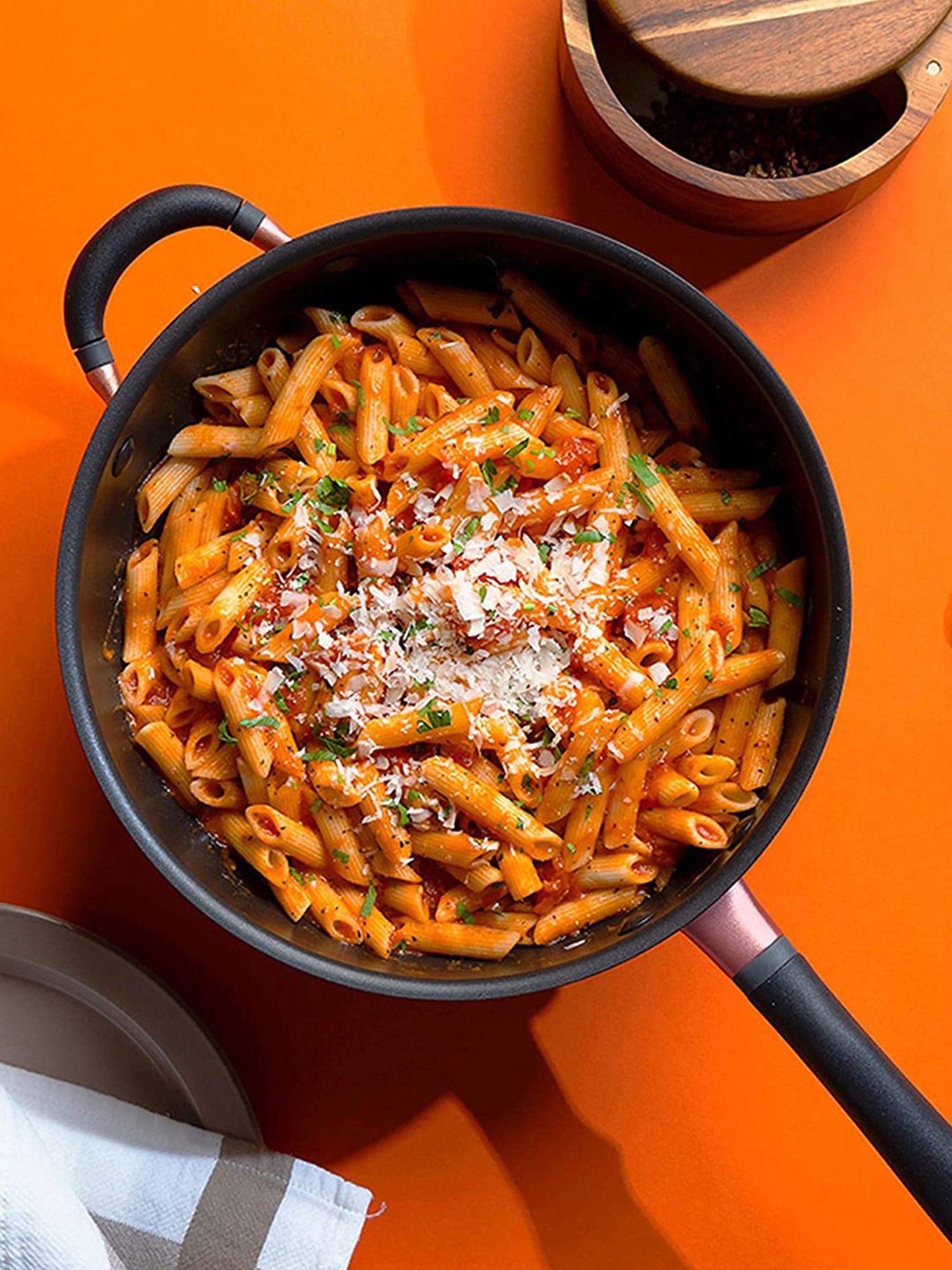 Meyer Accent Series Hard Anodized Nonstick Chef Pan with Helper Handle, 4.5 Liters, Matte Black