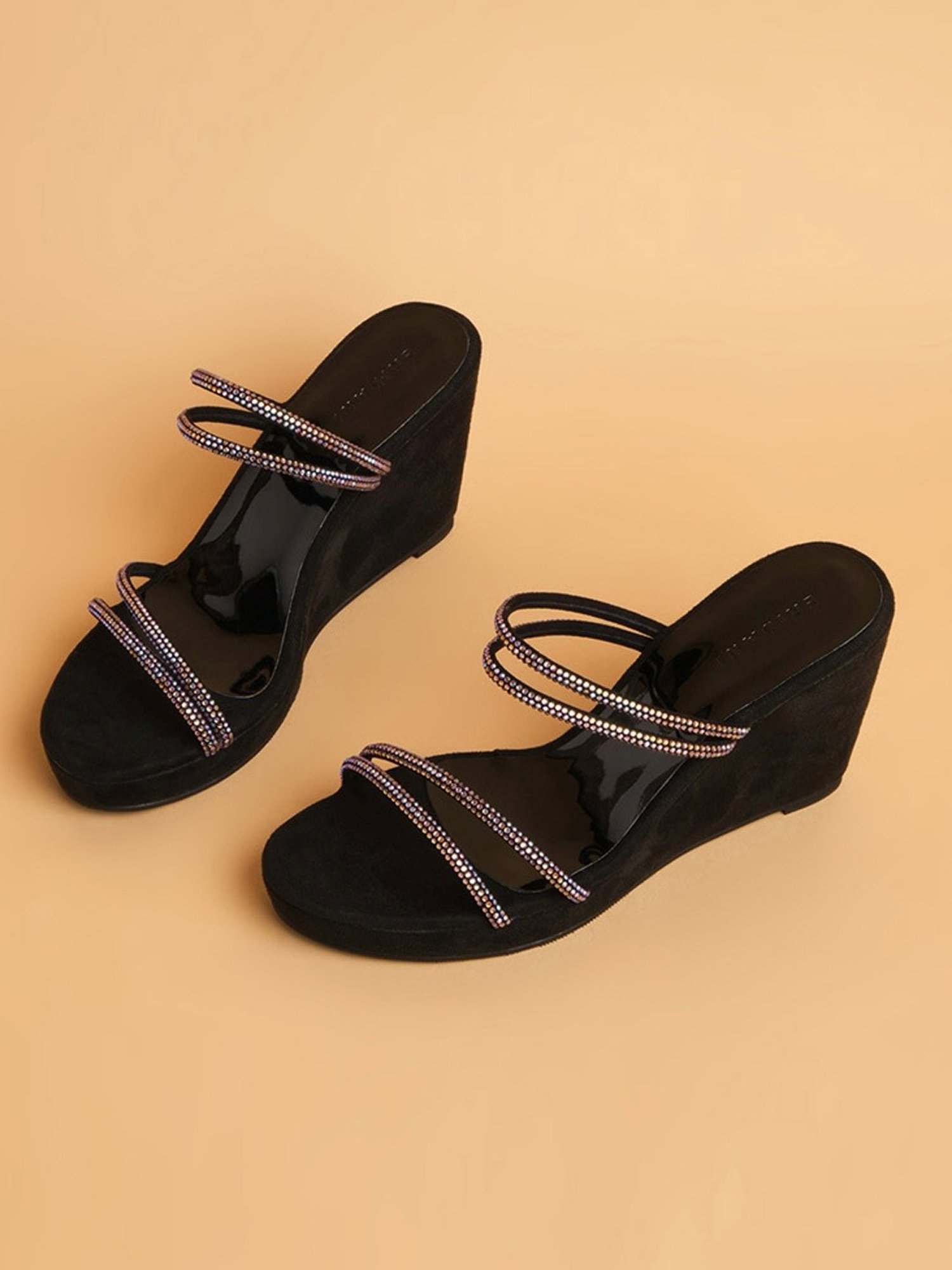 Eridani Women's Aarna Black Wedges