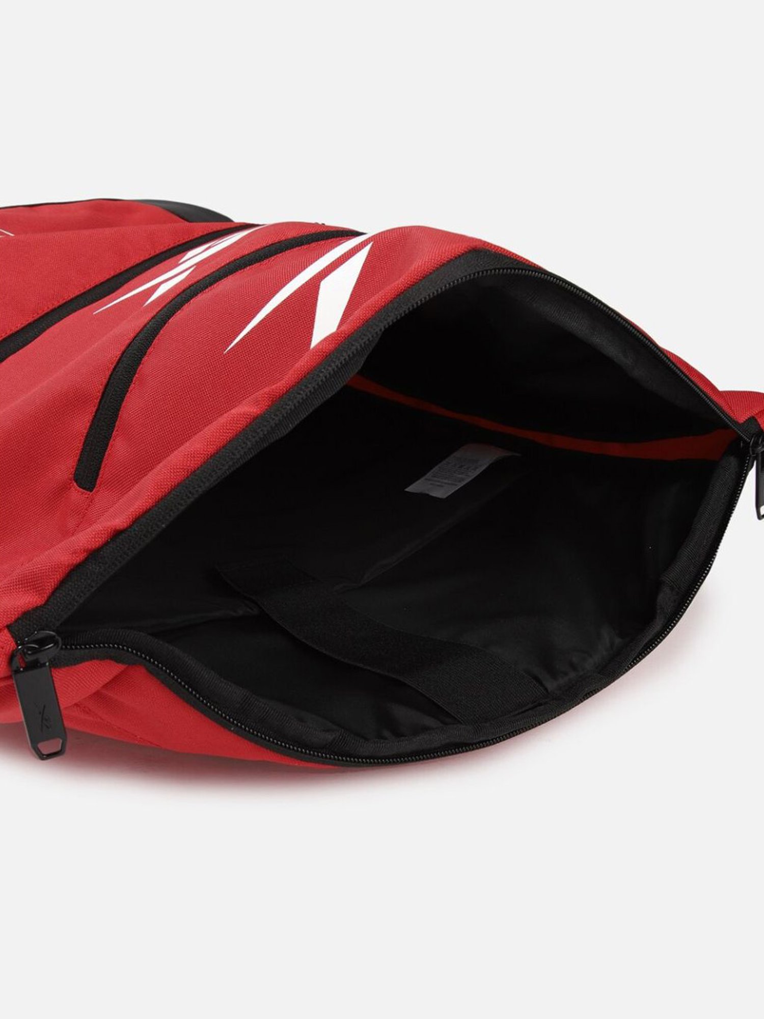 CAT 20 Ltrs Multicolor Camo Backpack