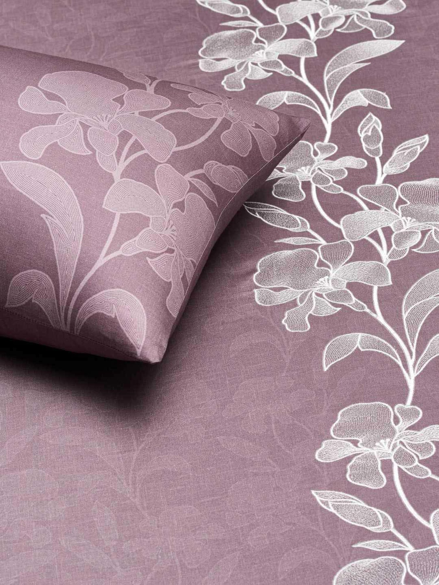 Ddecor Live beautiful Insignia Purple 210 TC Cotton King Bedsheet with 2 Pillow Covers