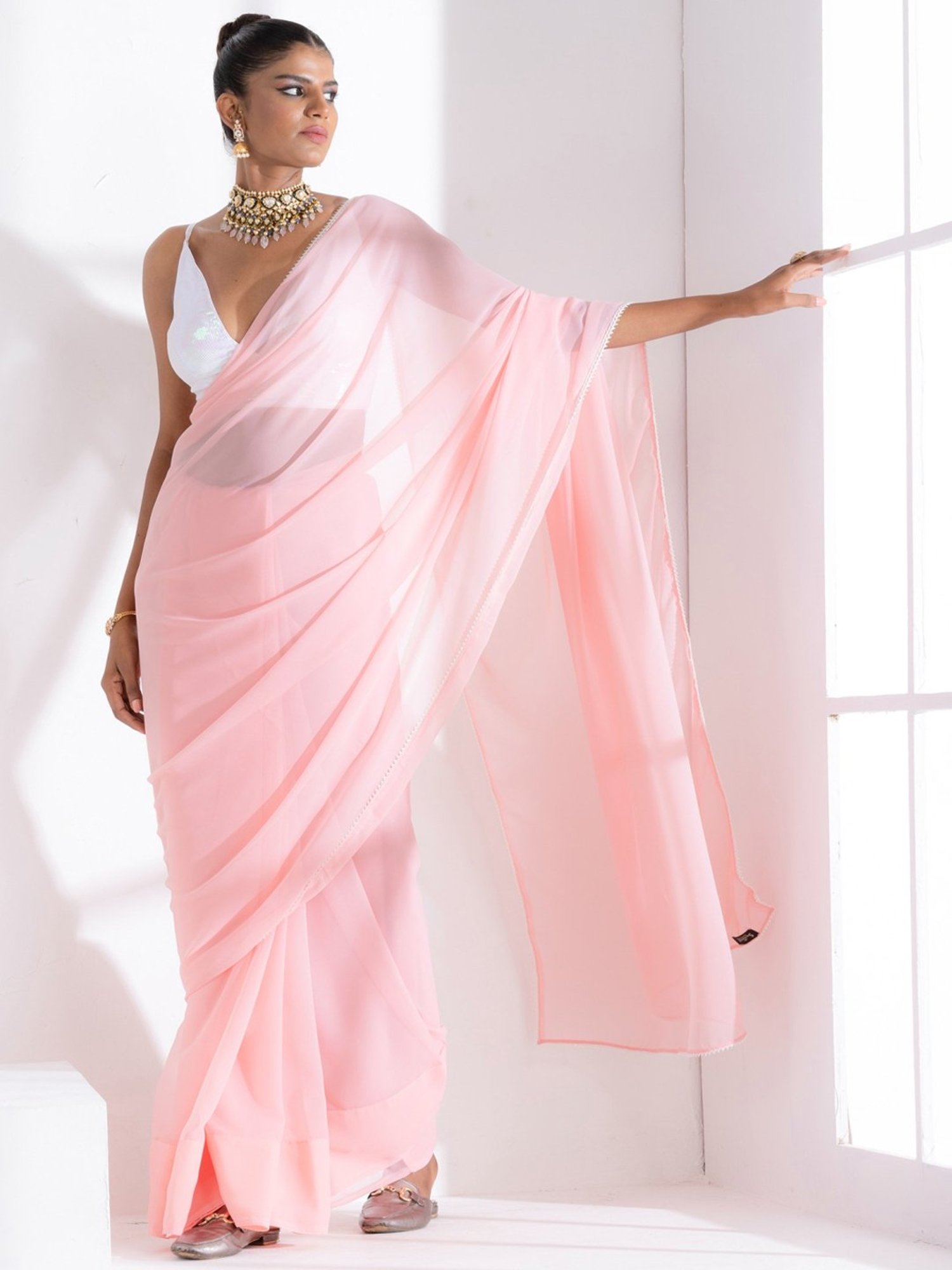 Swtantra Pink Plain Saree With Unstitched Blouse