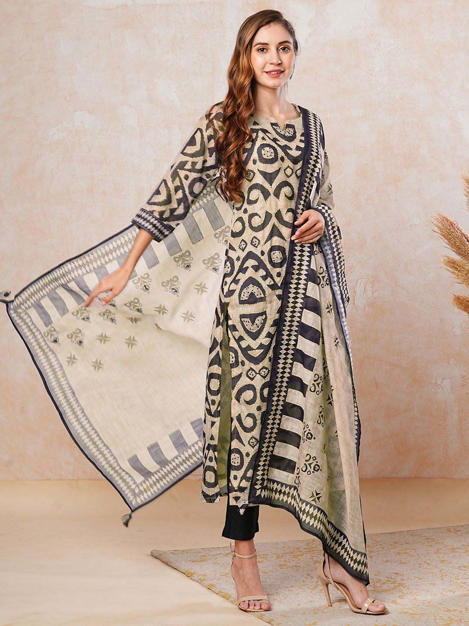 Saffron Threads Black Printed Straight Kurta