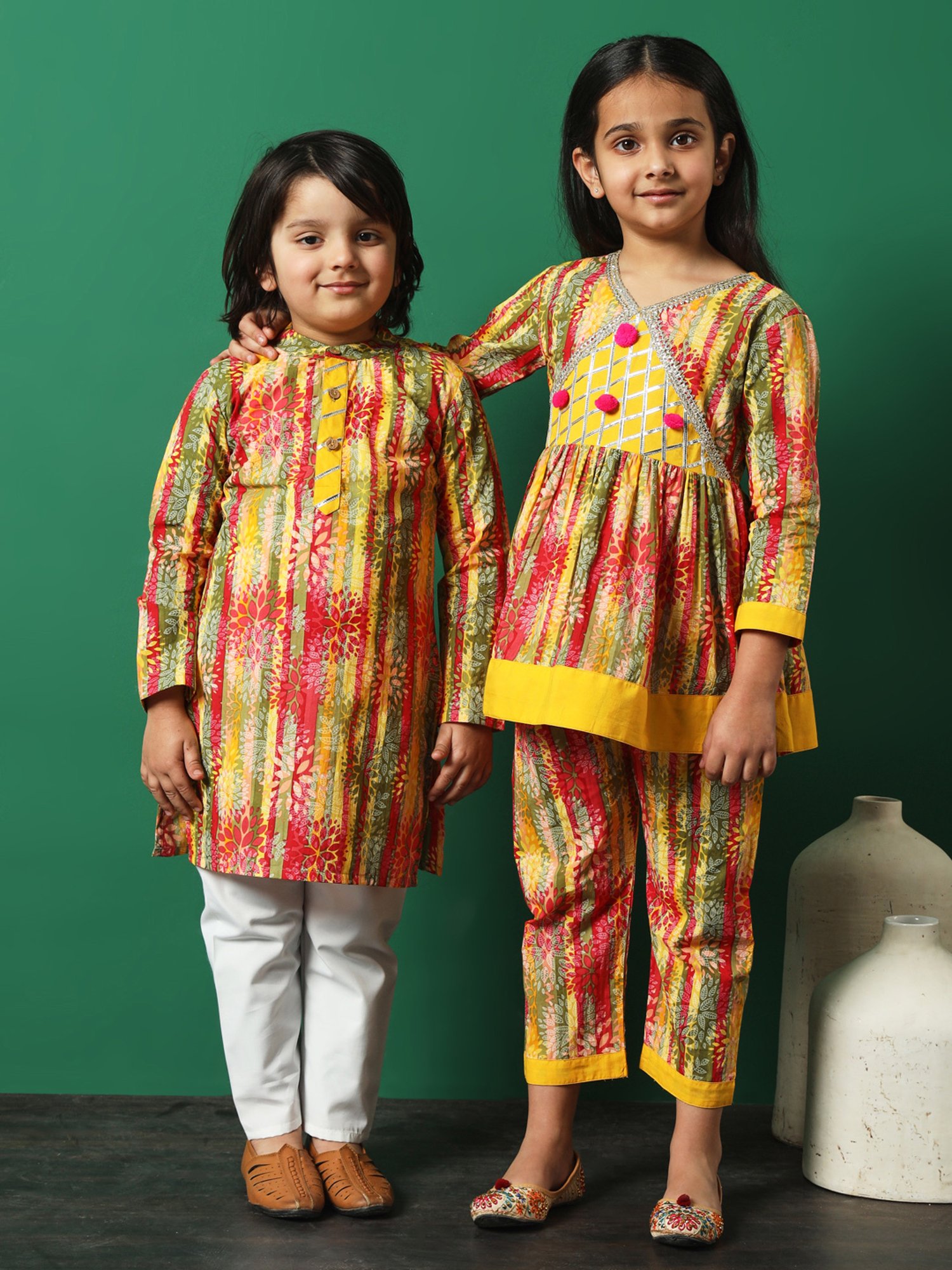 READIPRINT FASHIONS Kids Multicolor Printed Full Sleeves Kurta with Pyjamas
