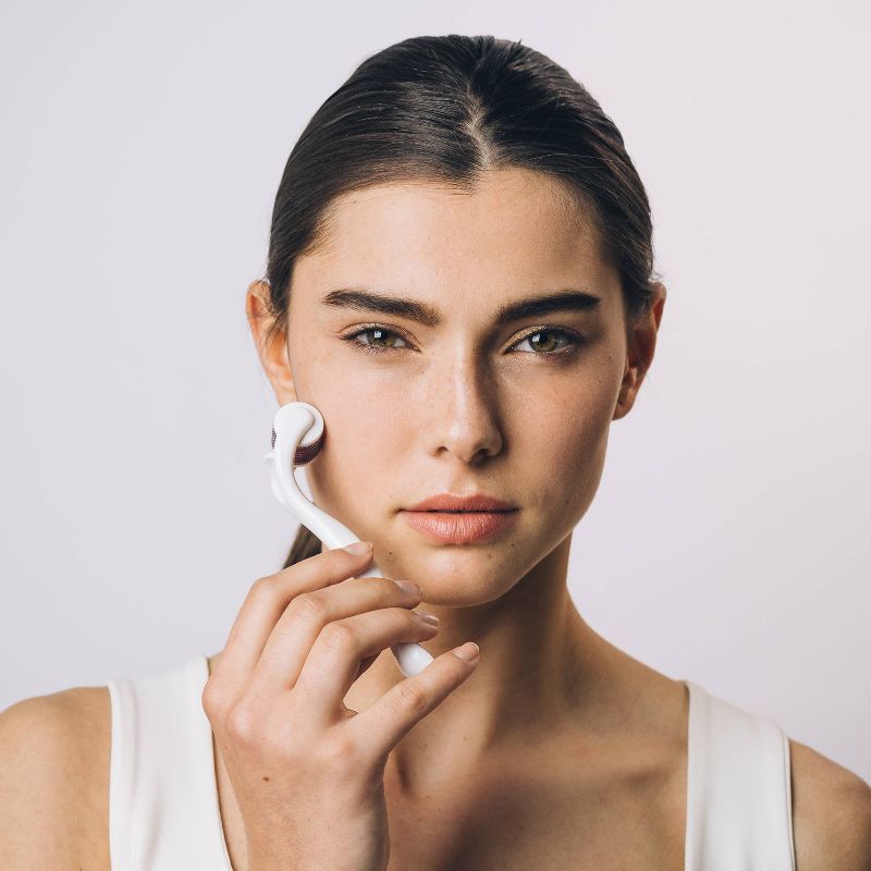 Zoe Ayla Micro-Needling Derma Roller - White - 1ct