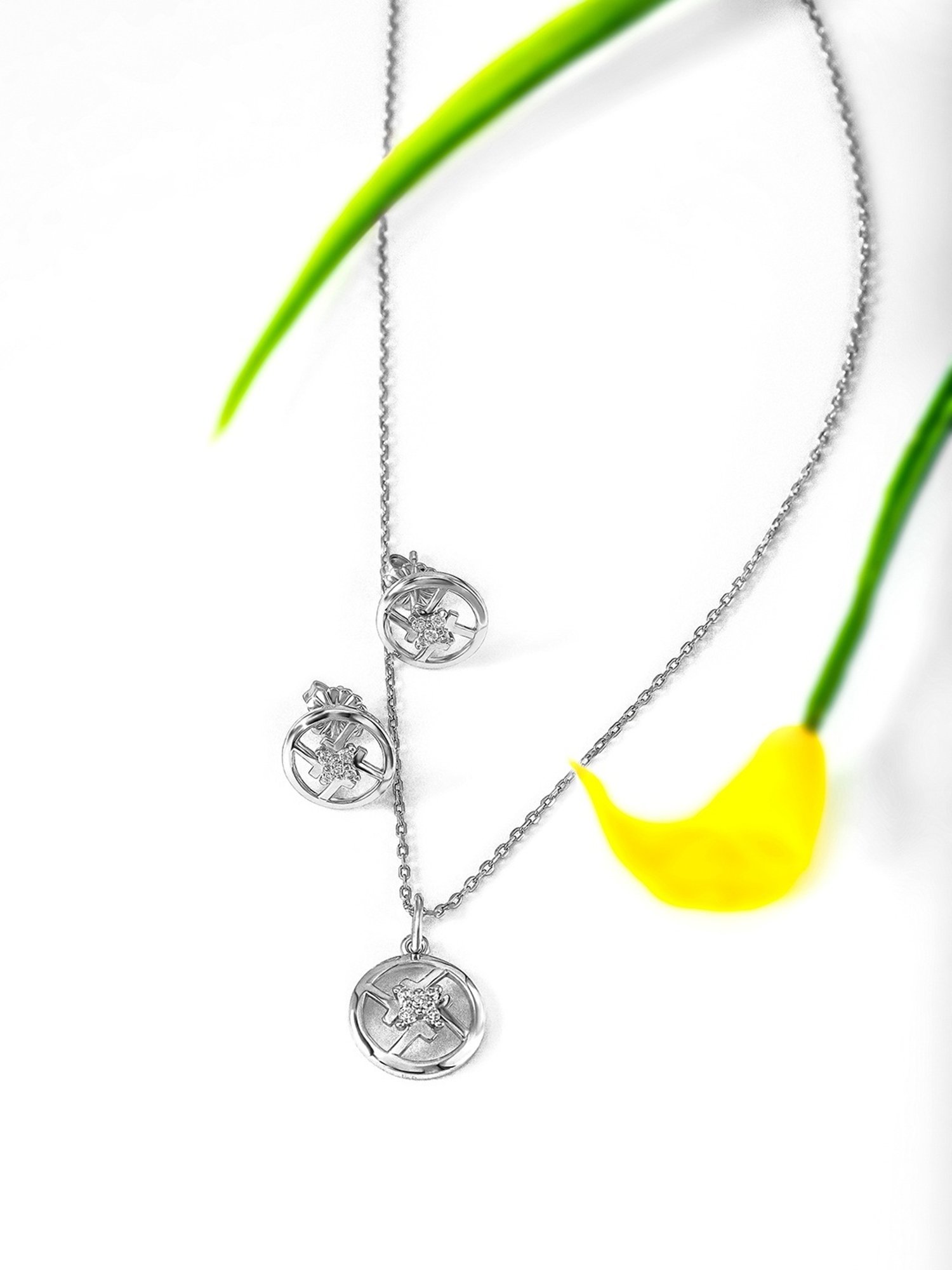 Silberry 92.5 Sterling Silver Bouquet Pendant Set