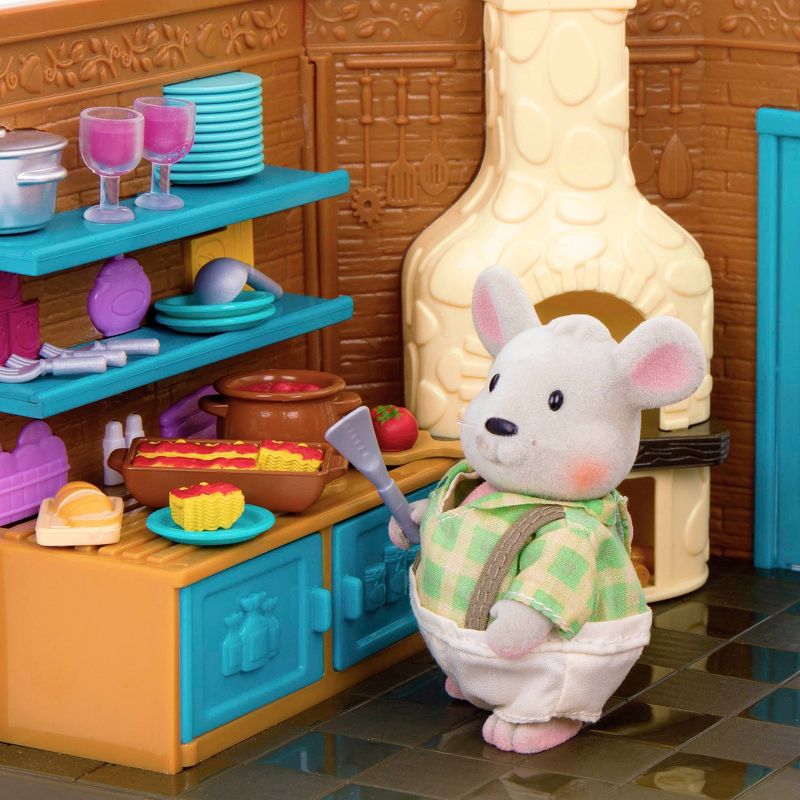 Li'l Woodzeez Restaurant Playset with Toy Food 31pc - Pass-the-Pasta Restaurant