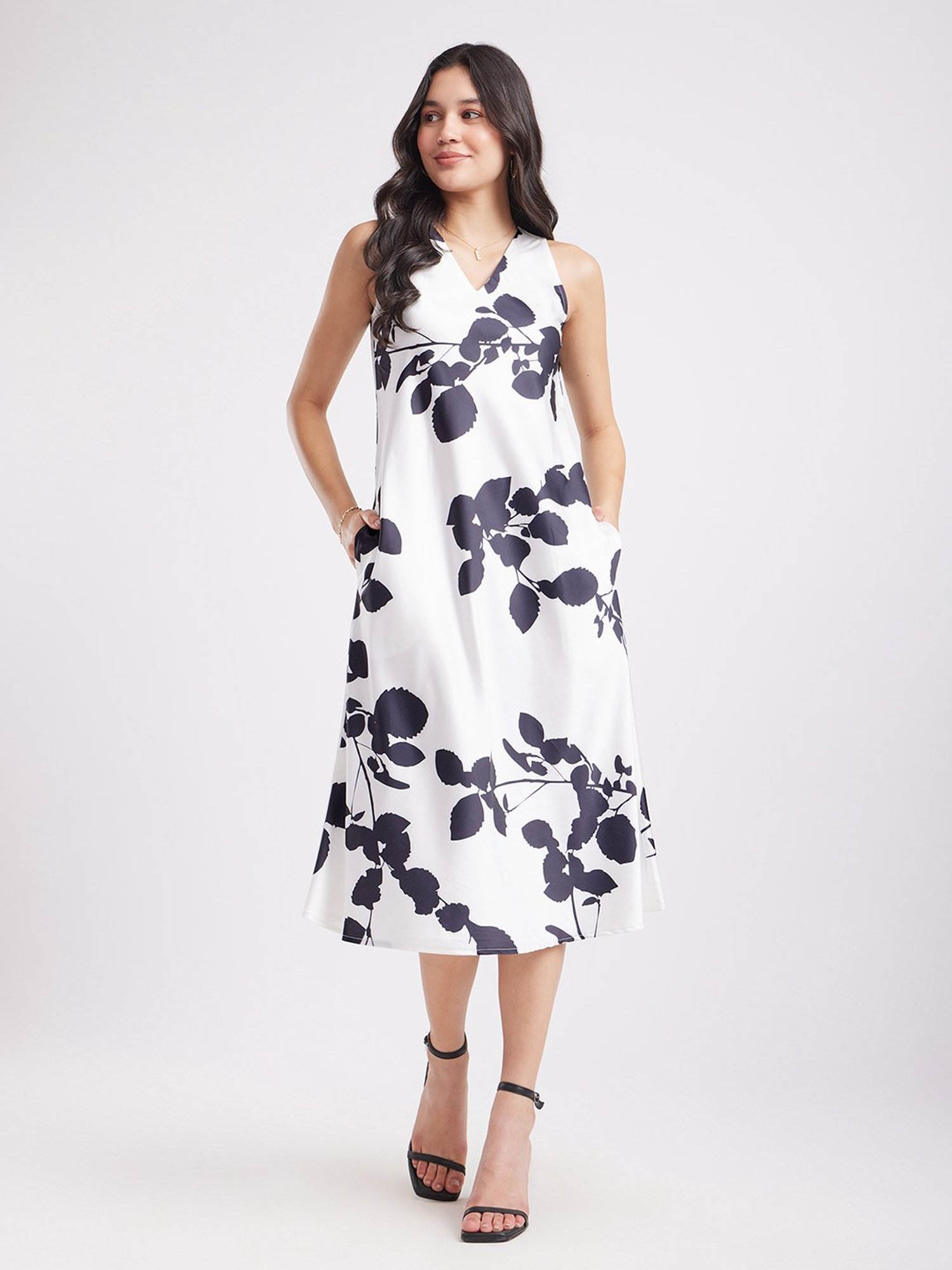Fablestreet White & Black Floral Print A Line Dress