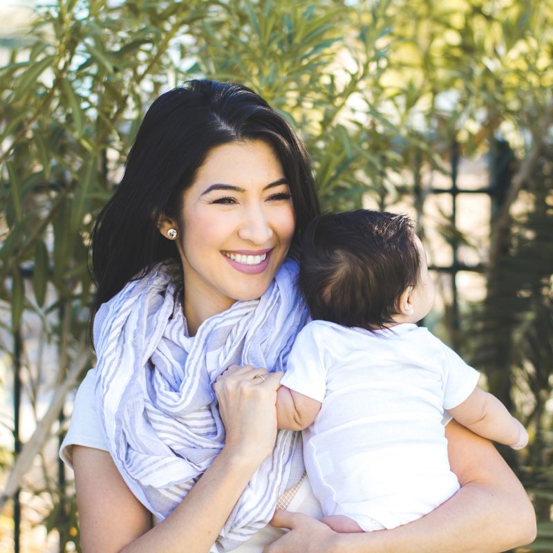 Bebe au Lait Musling Nursing Scarf - Gray