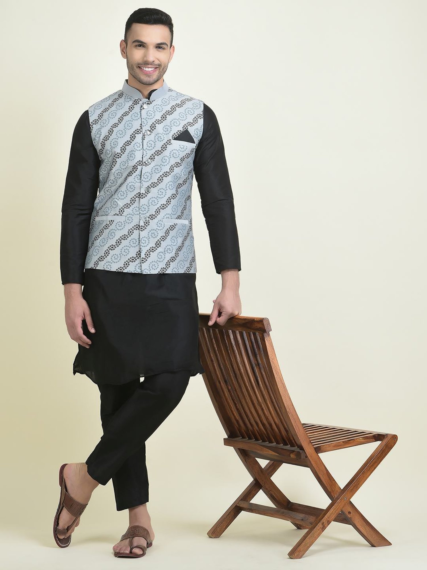 Deyann Silver & Black Regular Fit Printed Kurta Set With Jacket