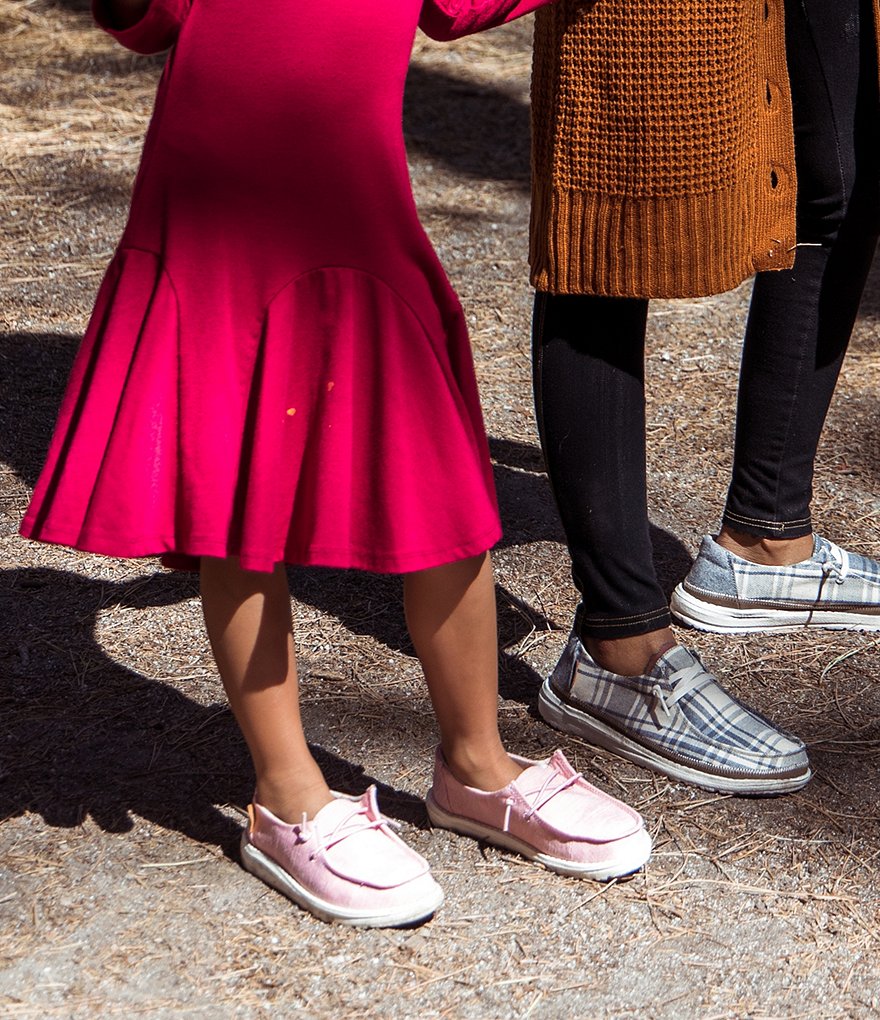 Hey Dude Girls' Wendy Linen Washable Slip-Ons (Youth)