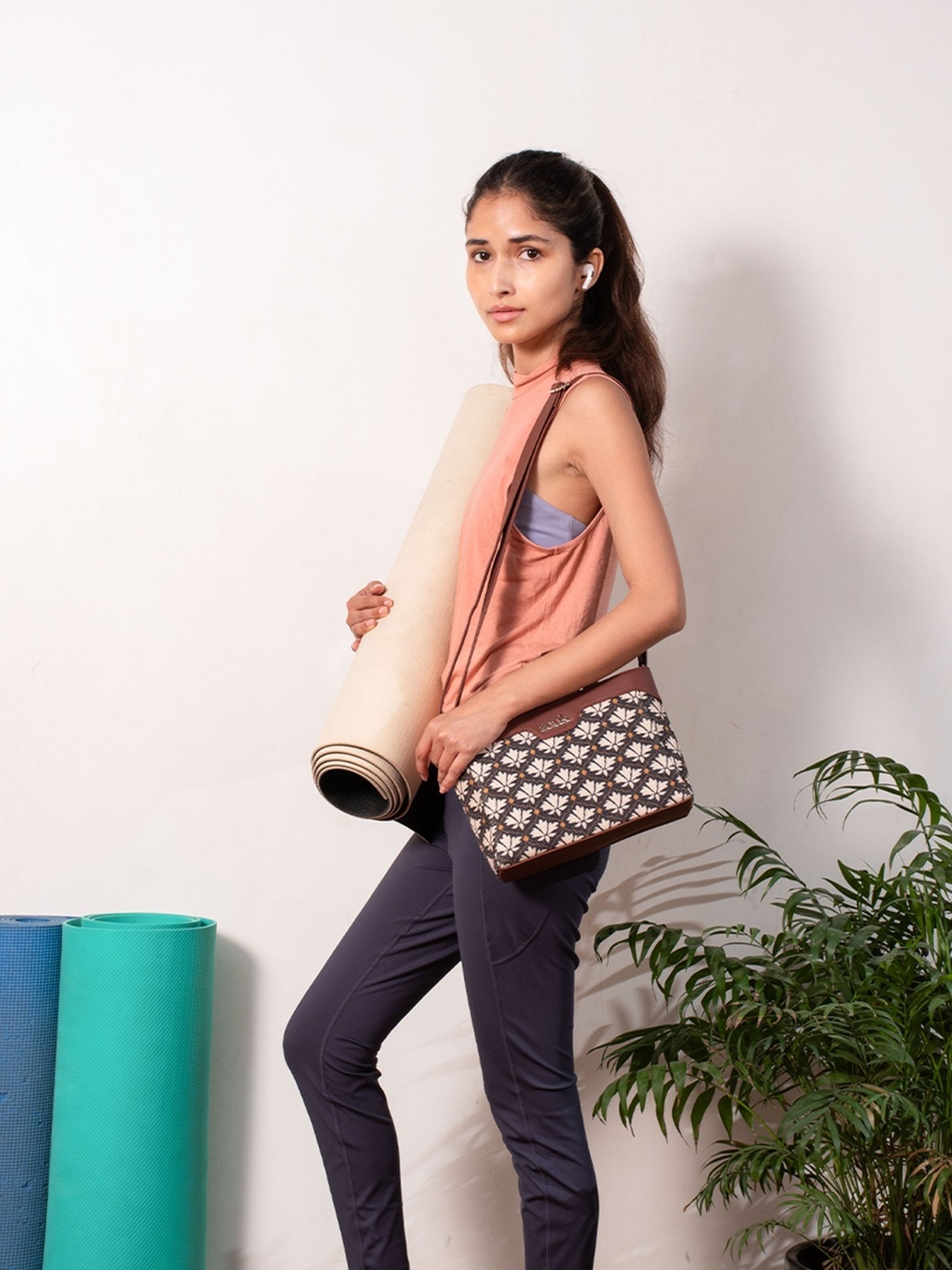 ZOUK Multicolor Printed Cross Body Bag