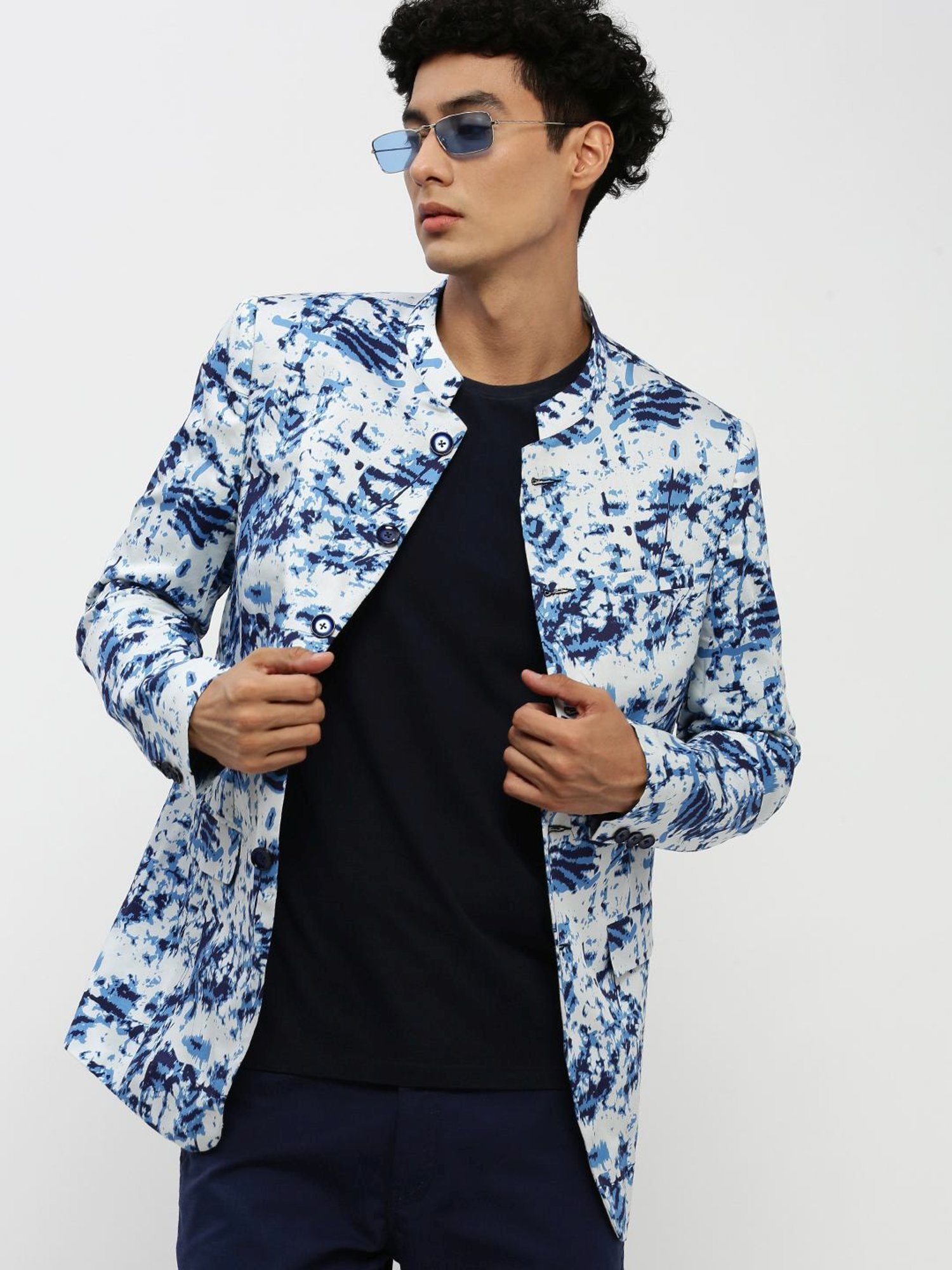 SHOWOFF White & Blue Slim Fit Printed Blazer
