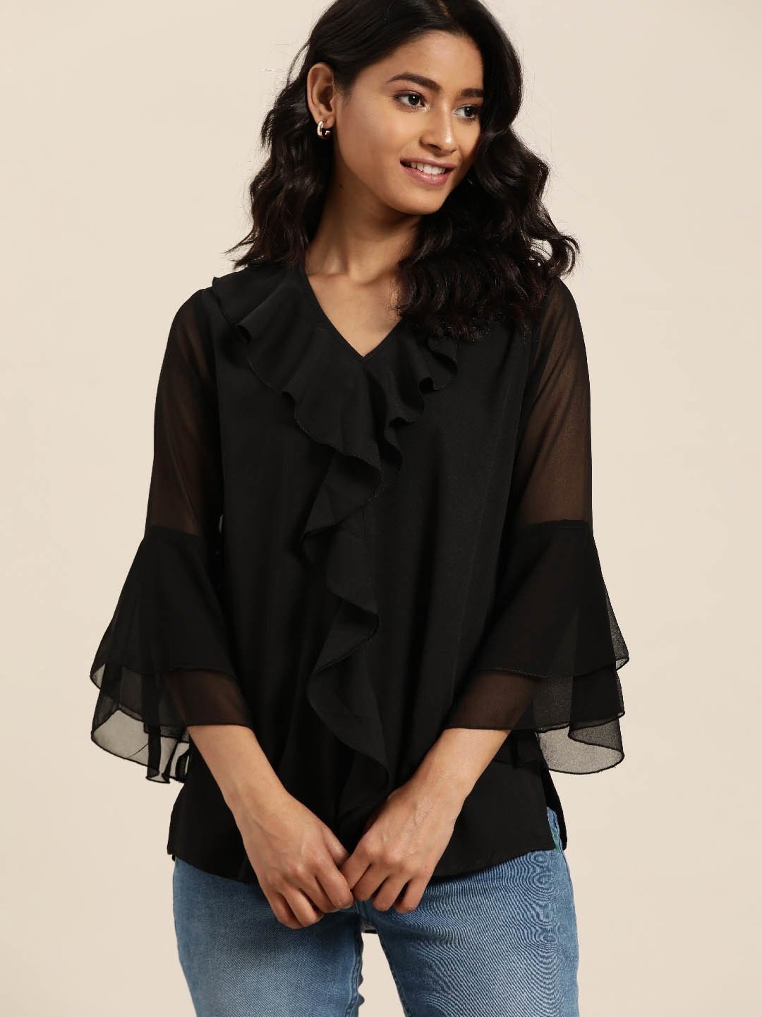 Qurvii Black V-Neck Top