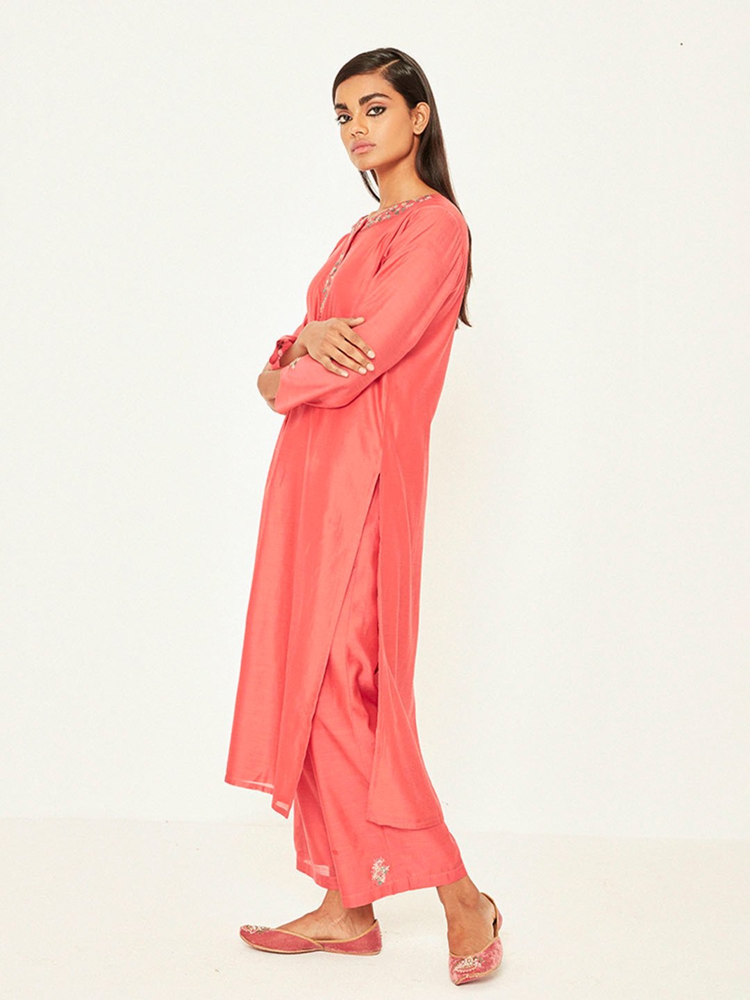 ANCESTRY Pink Embroidered Straight Kurta