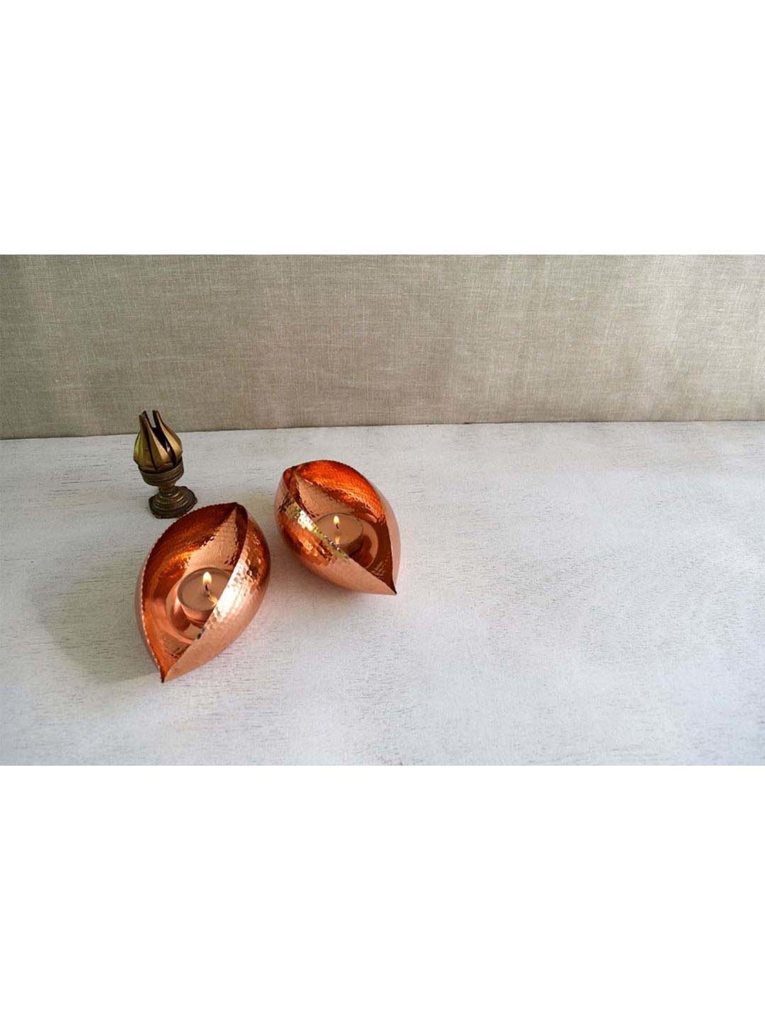COPPRE Pod Copper Tea Light Holder (Large) - Set of 1