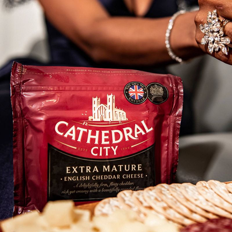 Cathedral City Extra Mature White Cheddar Cheese Chunk - 7oz