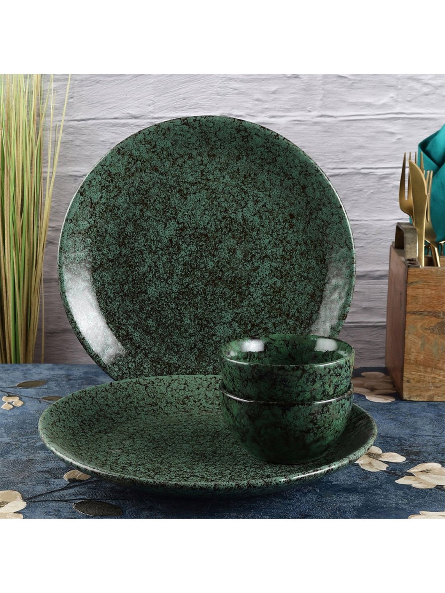VarEesha Green Ceramic 4 Piece Dinner Set