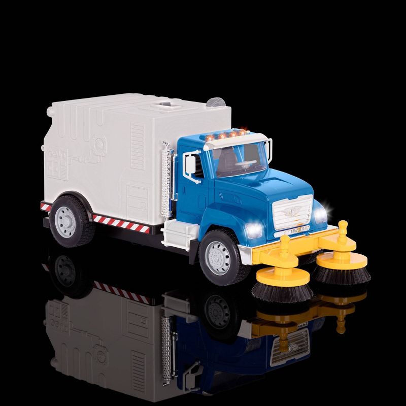 DRIVEN – Large Toy Truck with Movable Parts – Street Sweeper
