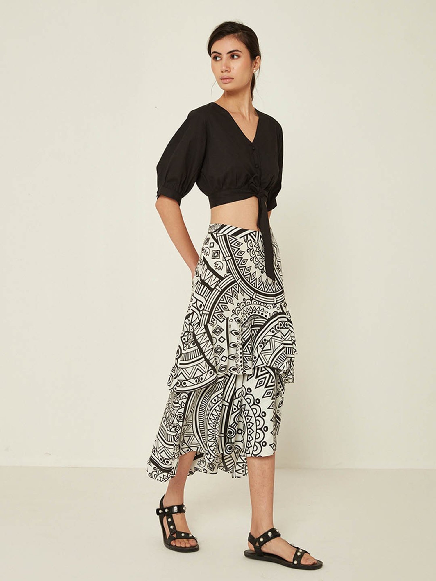 ANCESTRY Black Cotton Crop Top