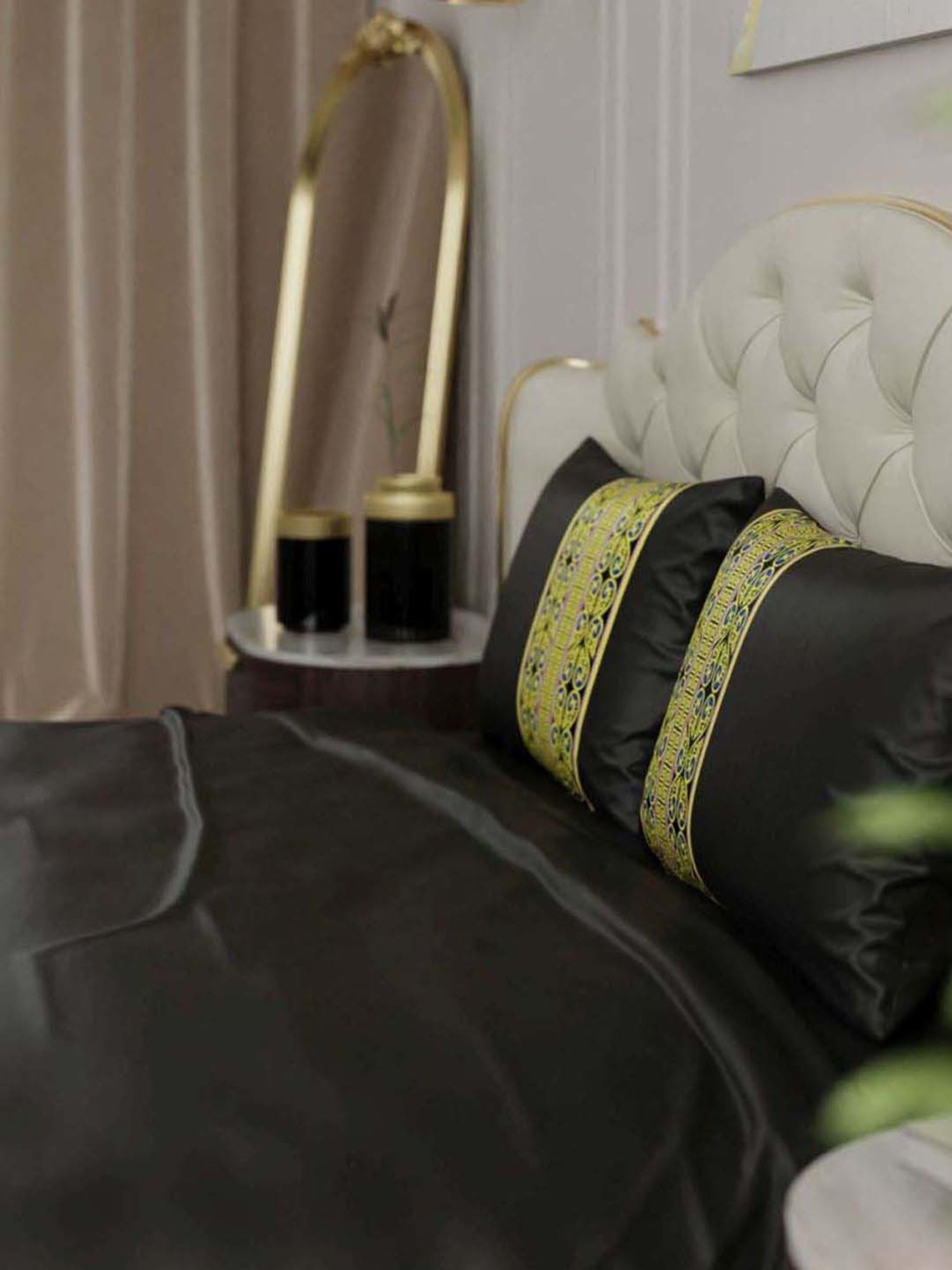 Stoa Paris Versailles Applique Print Black 300 TC Sateen Double Bedsheet with 2 Pillow Covers