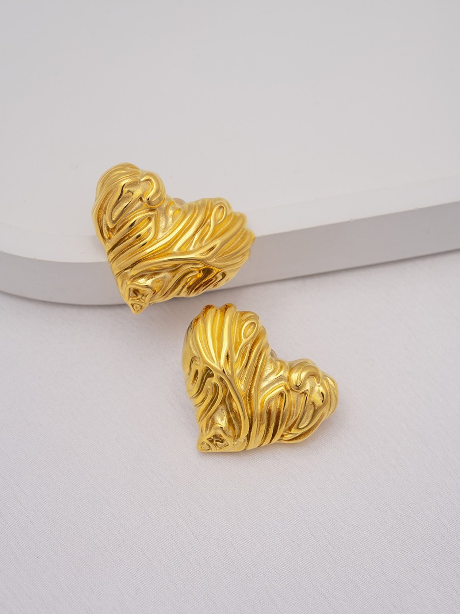 Perfectly Average Textured Heart Studs Gold