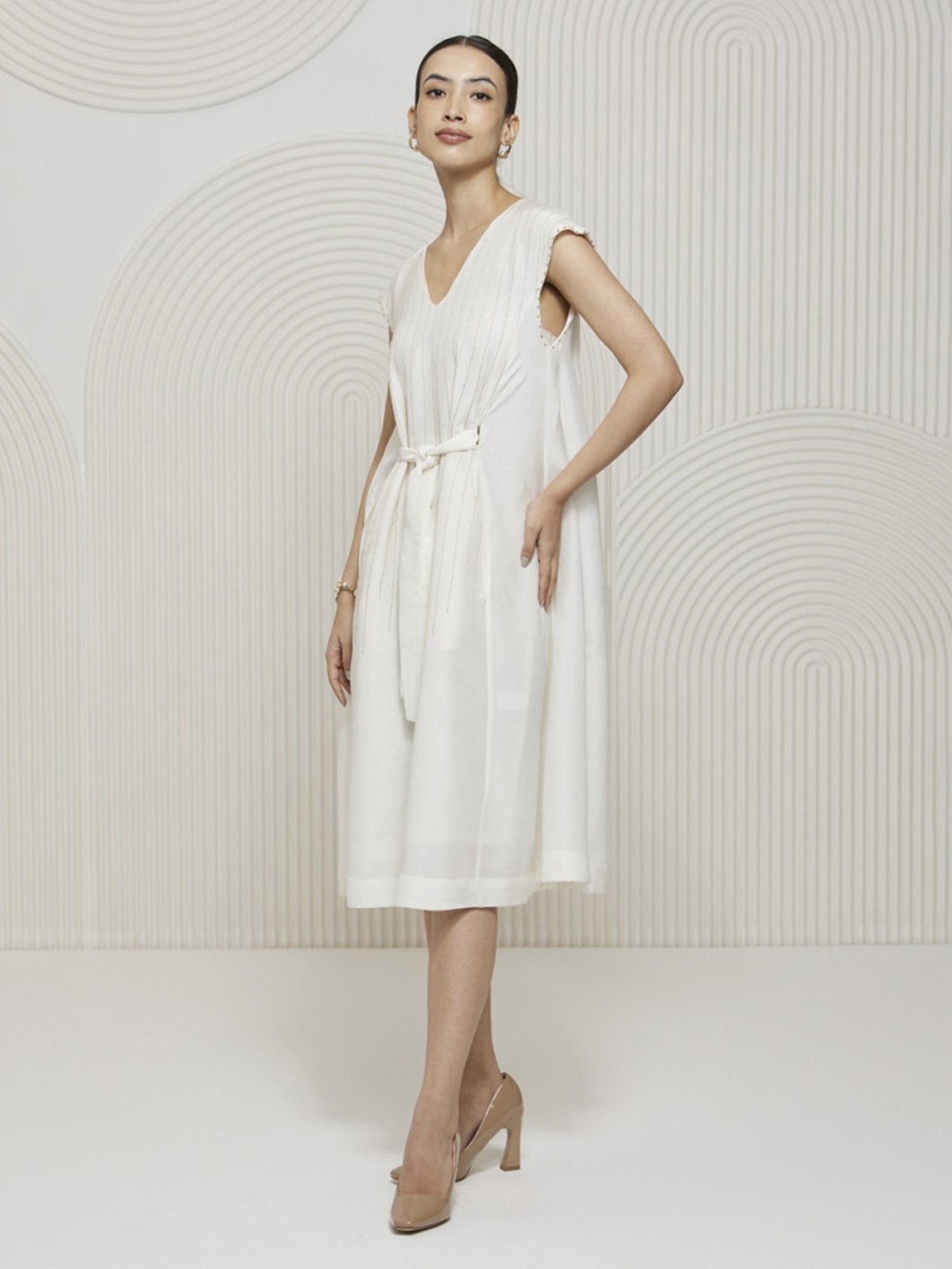 Artagai Off White Kantha Relaxed Fit Dress with Belt and Kantha Embroidery At Front